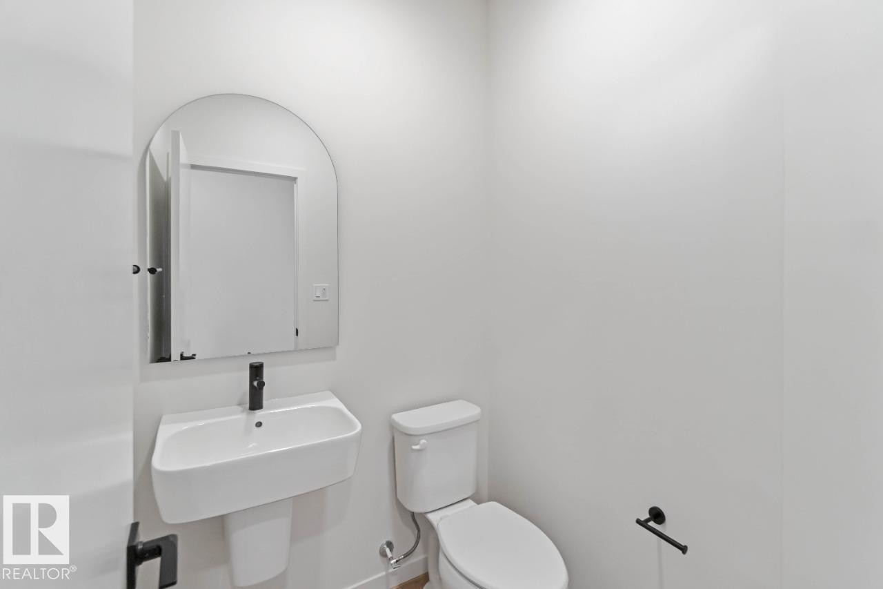 29 Devonshire Drive, Sherwood Park, AB - Indoor Photo Showing Bathroom