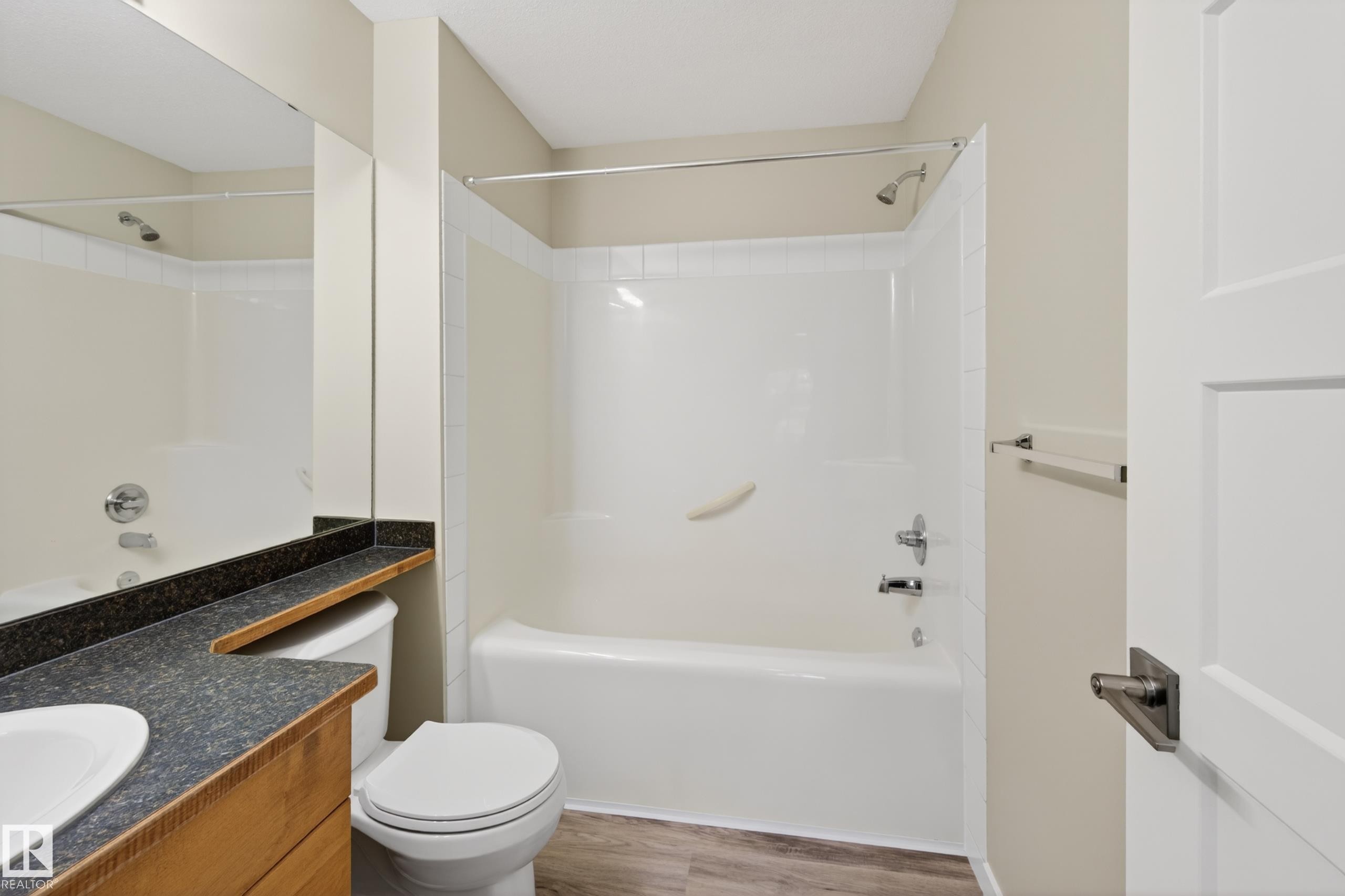 212 5340 199 Street, Edmonton, AB - Indoor Photo Showing Bathroom