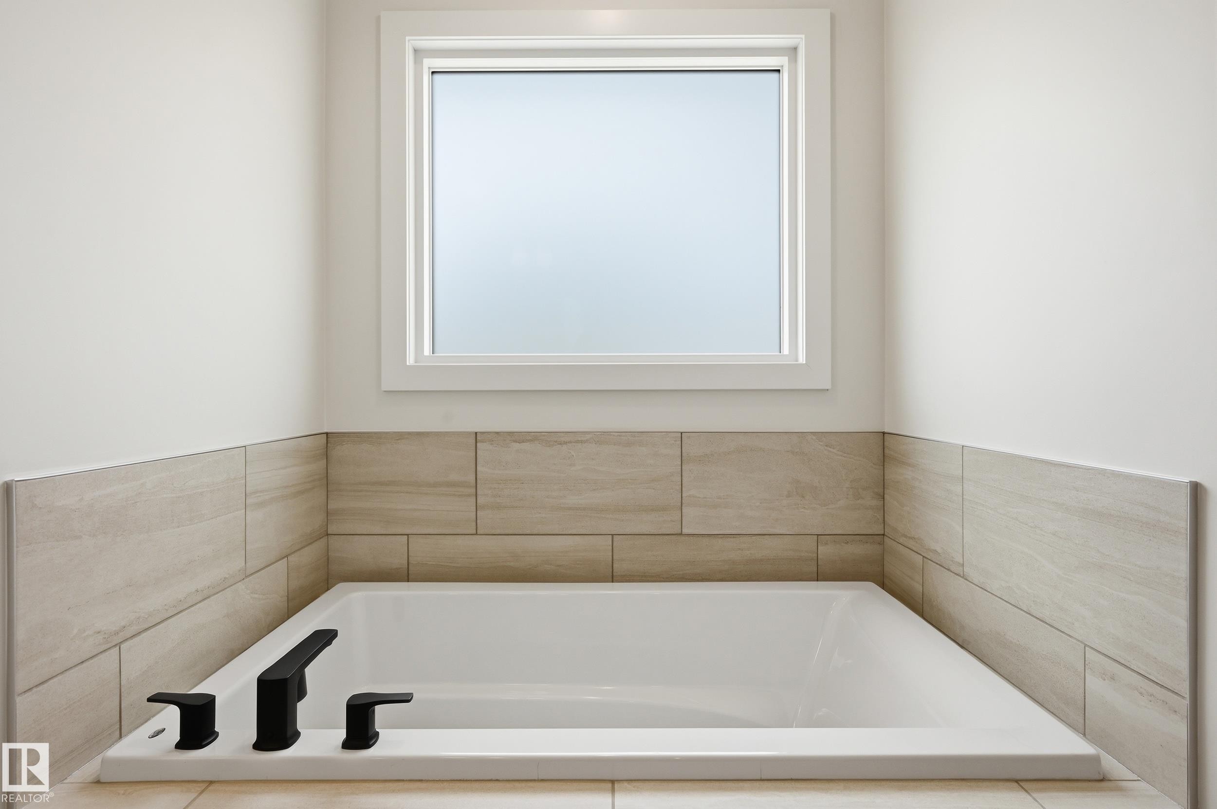 9 Redpoll Wynd, St. Albert, AB - Indoor Photo Showing Bathroom