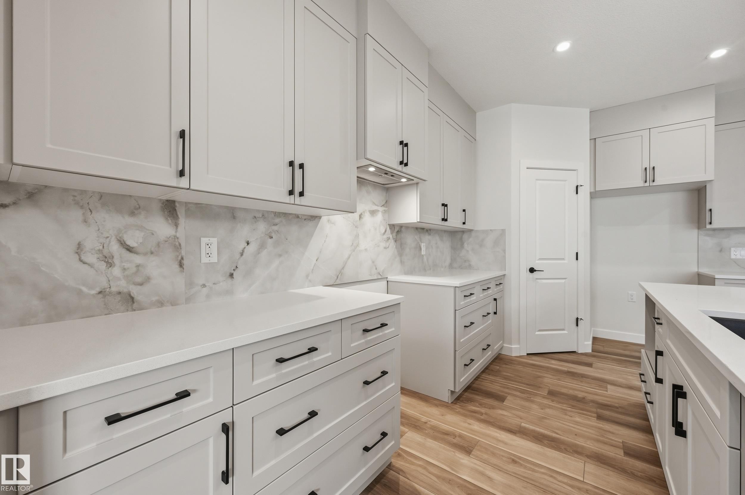 9 Redpoll Wynd, St. Albert, AB - Indoor Photo Showing Kitchen