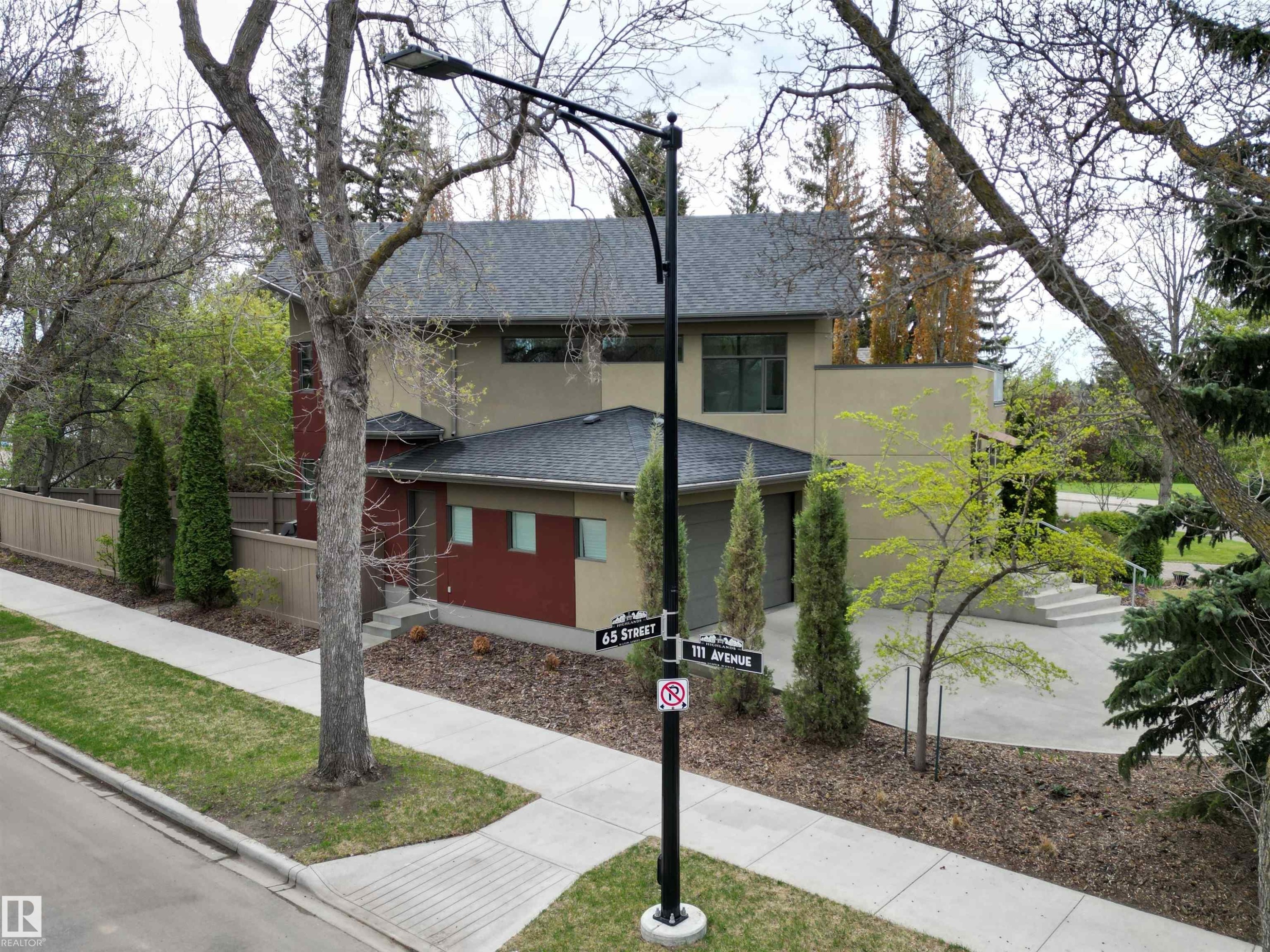 6428 Ada Boulevard, Edmonton, AB - Outdoor