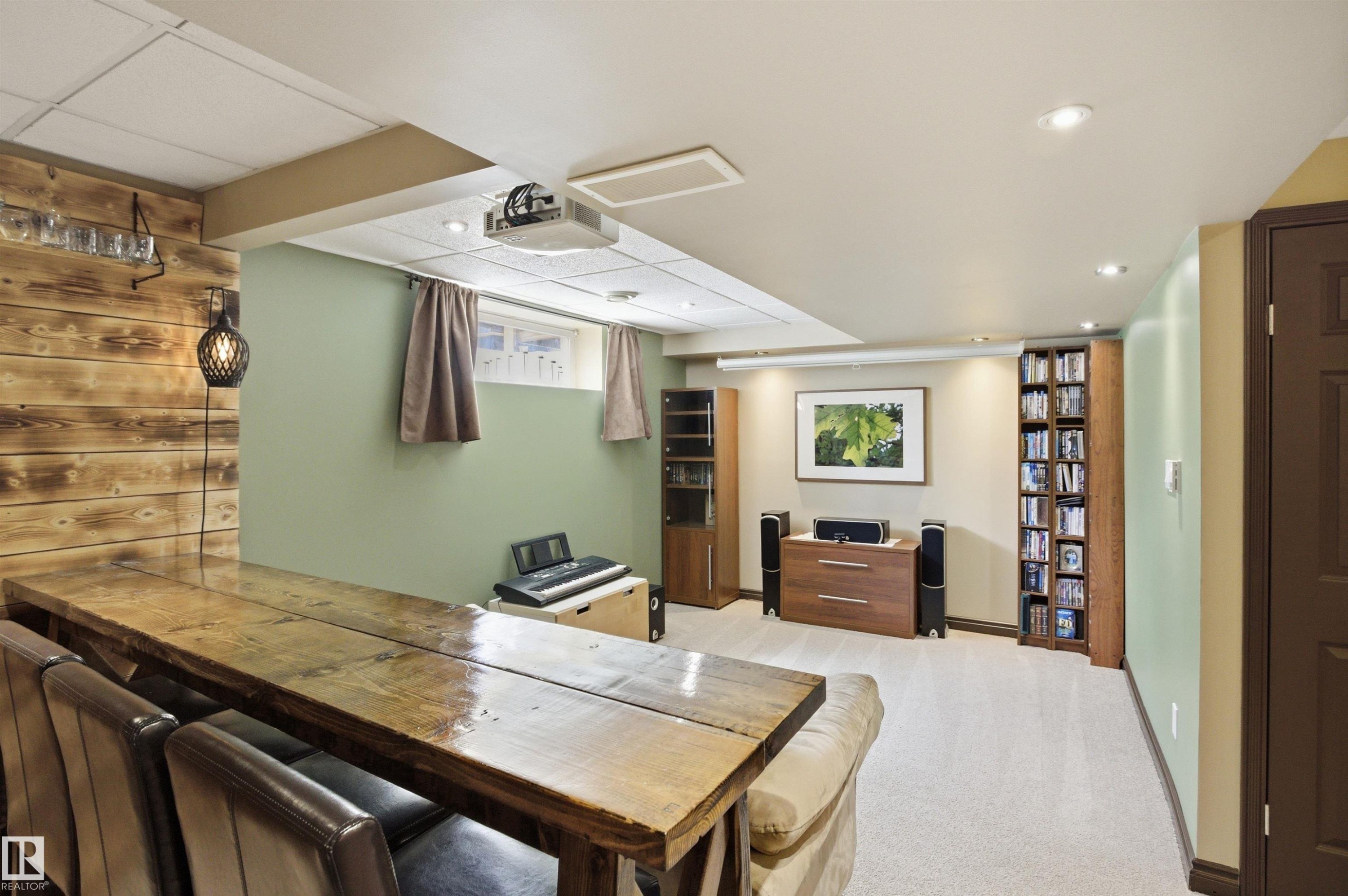 8915 8 Avenue, Edmonton, AB - Indoor