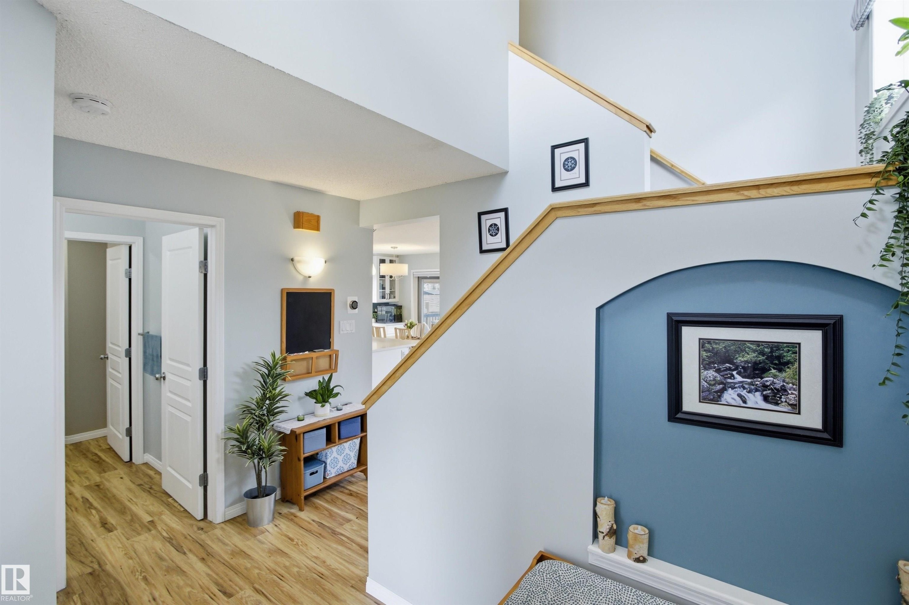 8915 8 Avenue, Edmonton, AB - Indoor Photo Showing Other Room