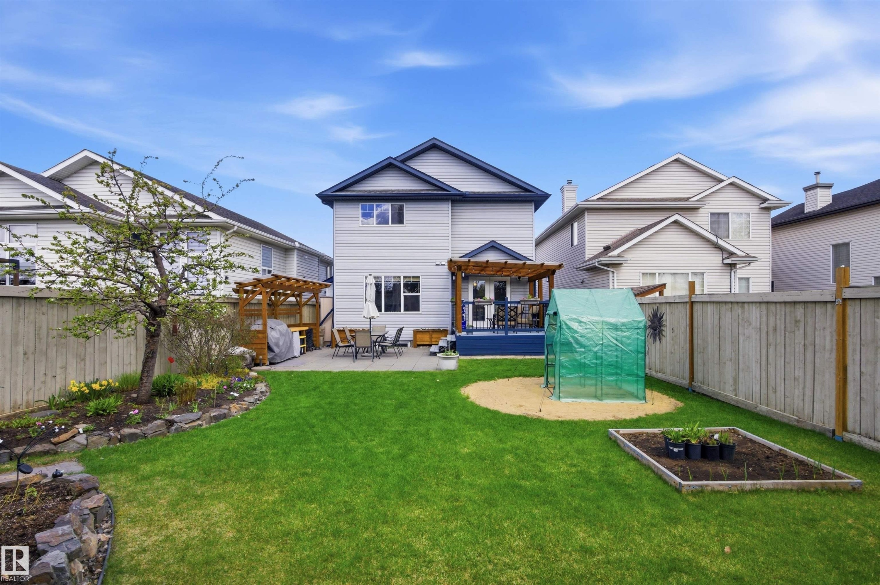 8915 8 Avenue, Edmonton, AB - Outdoor