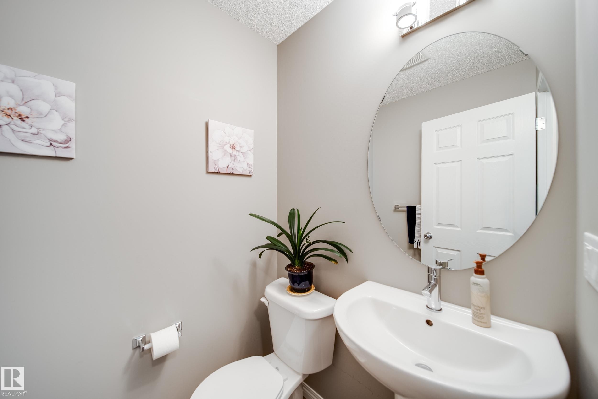 3365 Orchards Link, Edmonton, AB - Indoor Photo Showing Bathroom