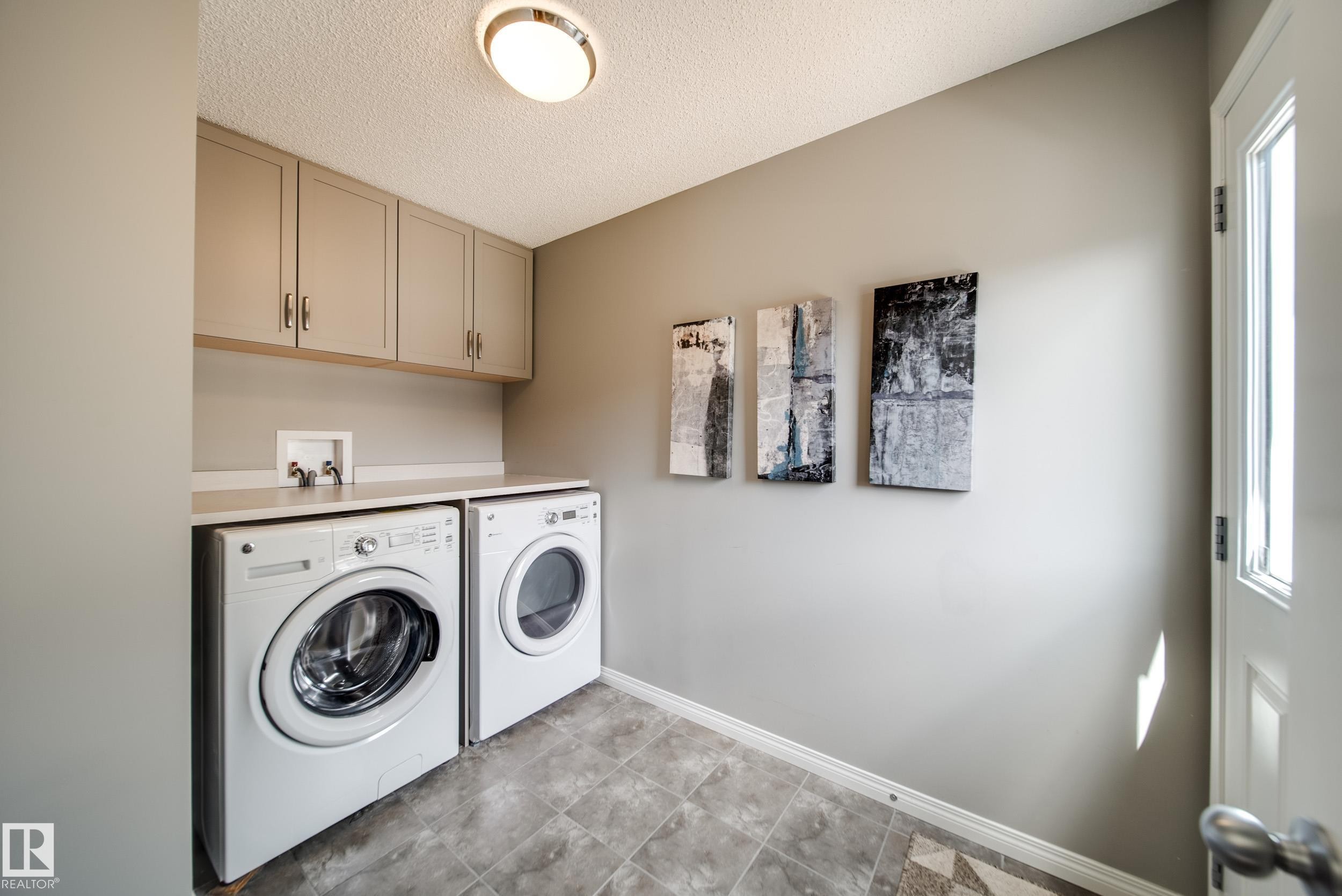 3365 Orchards Link, Edmonton, AB - Indoor Photo Showing Laundry Room