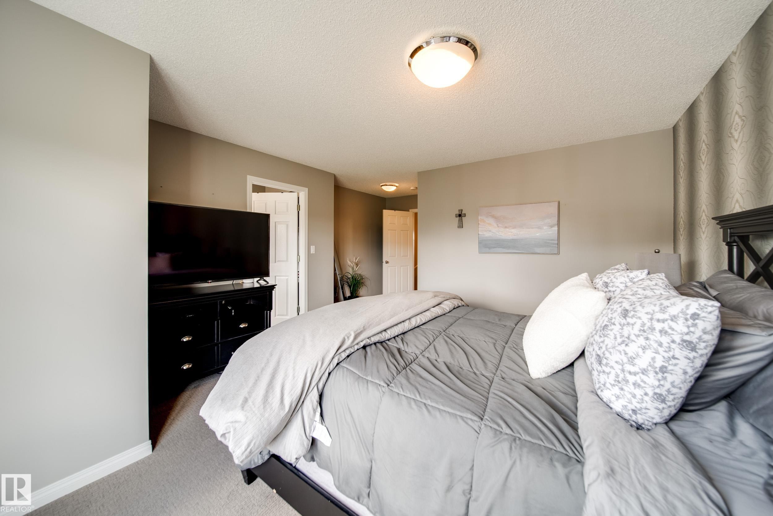 3365 Orchards Link, Edmonton, AB - Indoor Photo Showing Bedroom