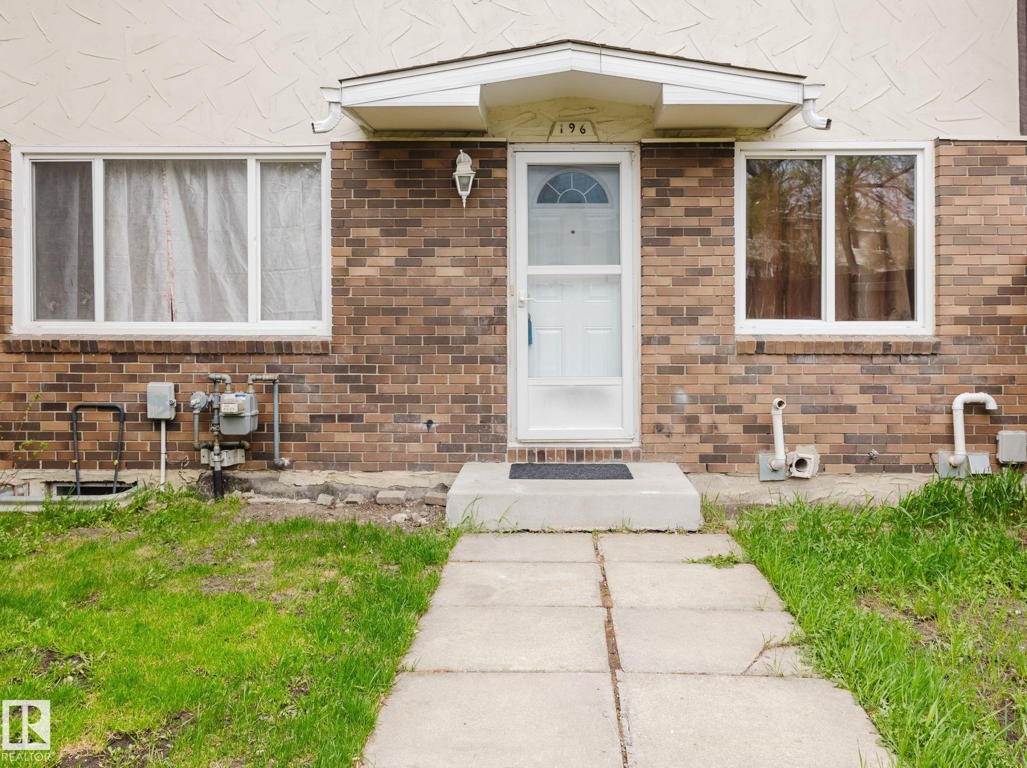 196 Roseland Village, Edmonton, AB - Outdoor