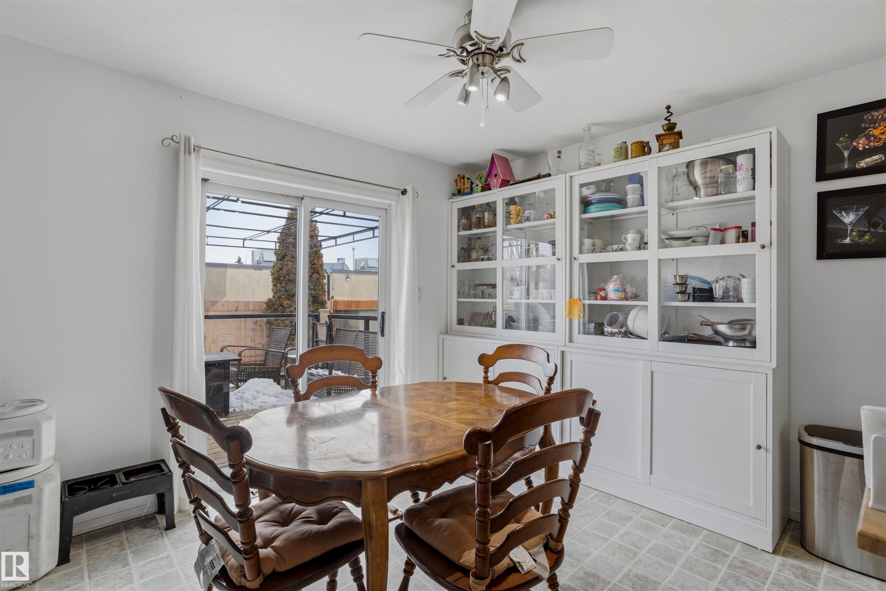 11 Egerland Place, Stony Plain, AB - Indoor Photo Showing Dining Room