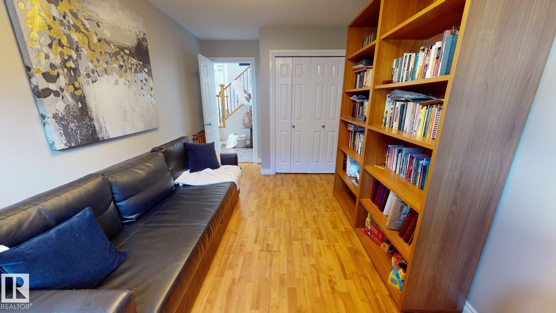 325 Cutts Court, Edmonton, AB - Indoor Photo Showing Other Room