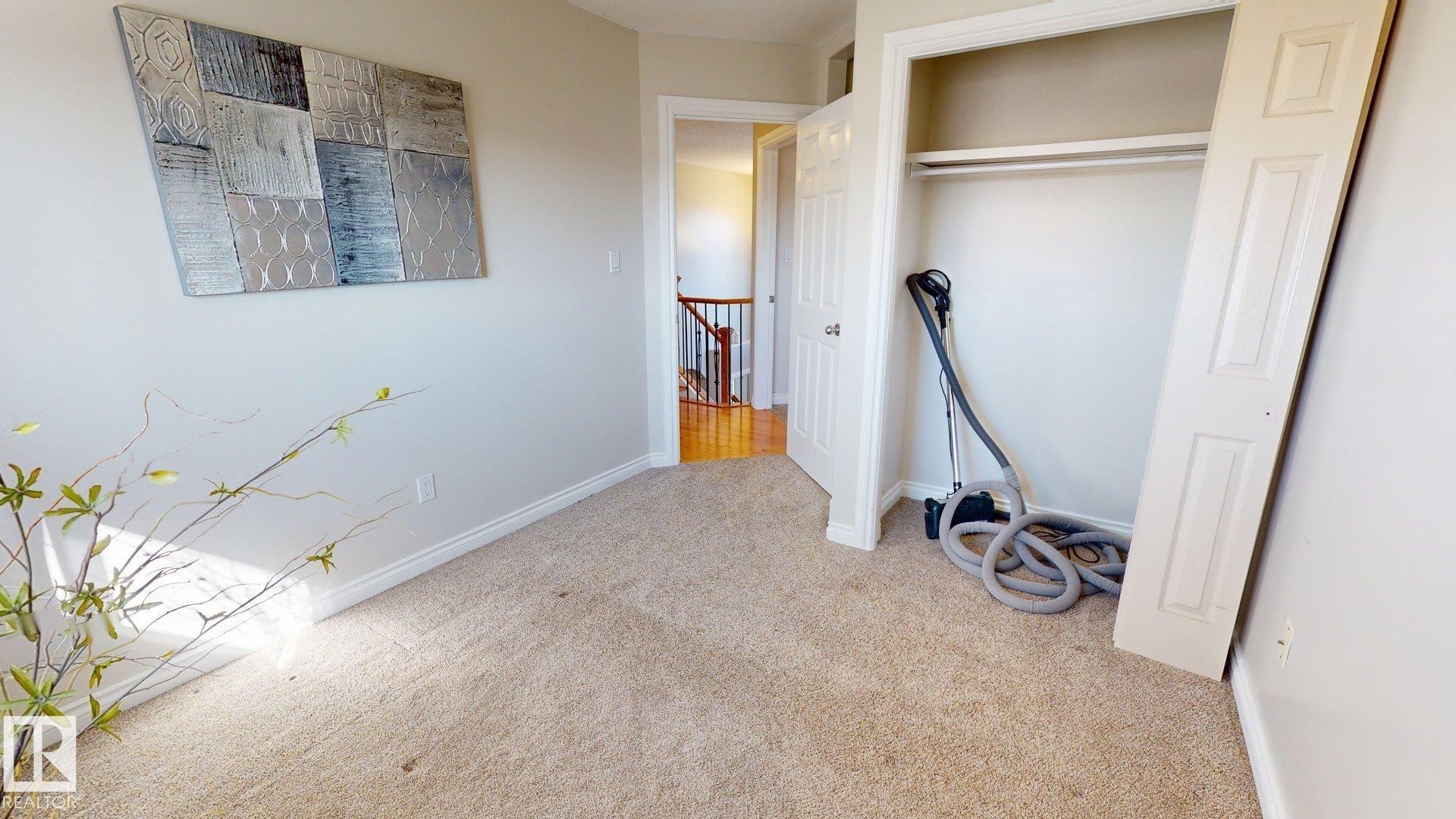 325 Cutts Court, Edmonton, AB - Indoor Photo Showing Other Room