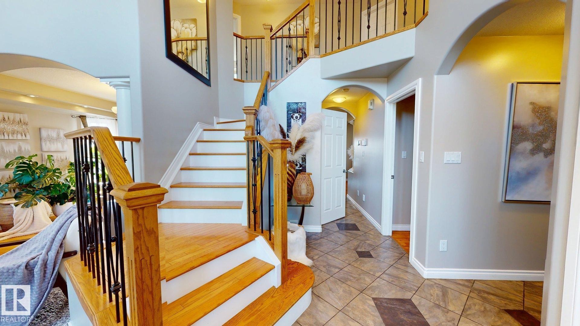 325 Cutts Court, Edmonton, AB - Indoor Photo Showing Other Room