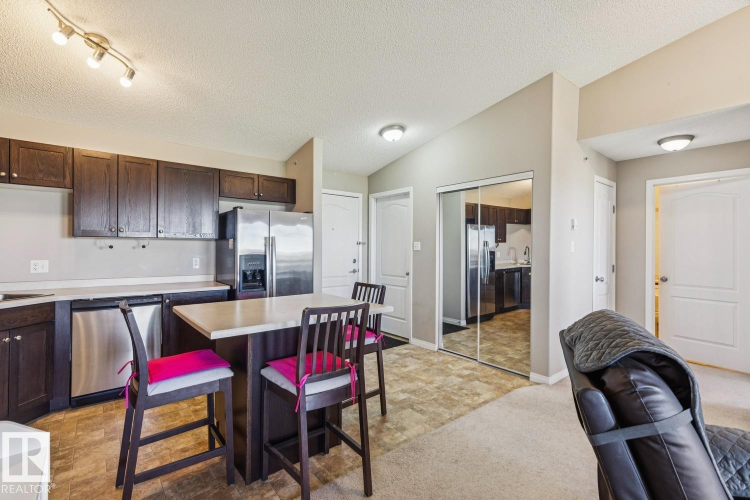 7419 7327 South Terwillegar Drive, Edmonton, AB - Indoor Photo Showing Kitchen