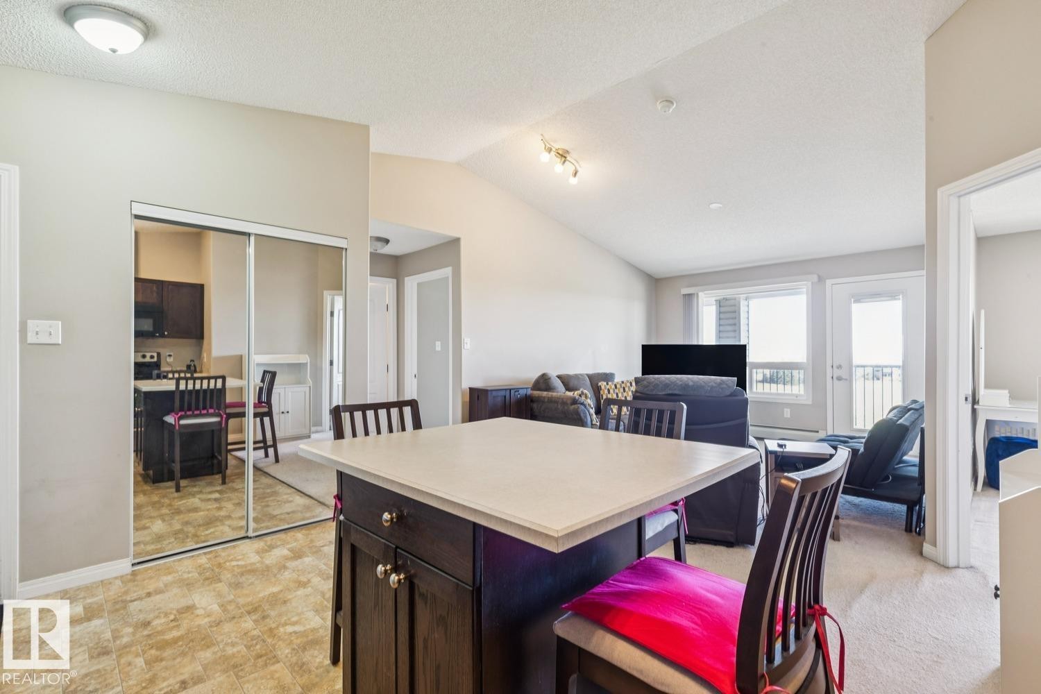 7419 7327 South Terwillegar Drive, Edmonton, AB - Indoor