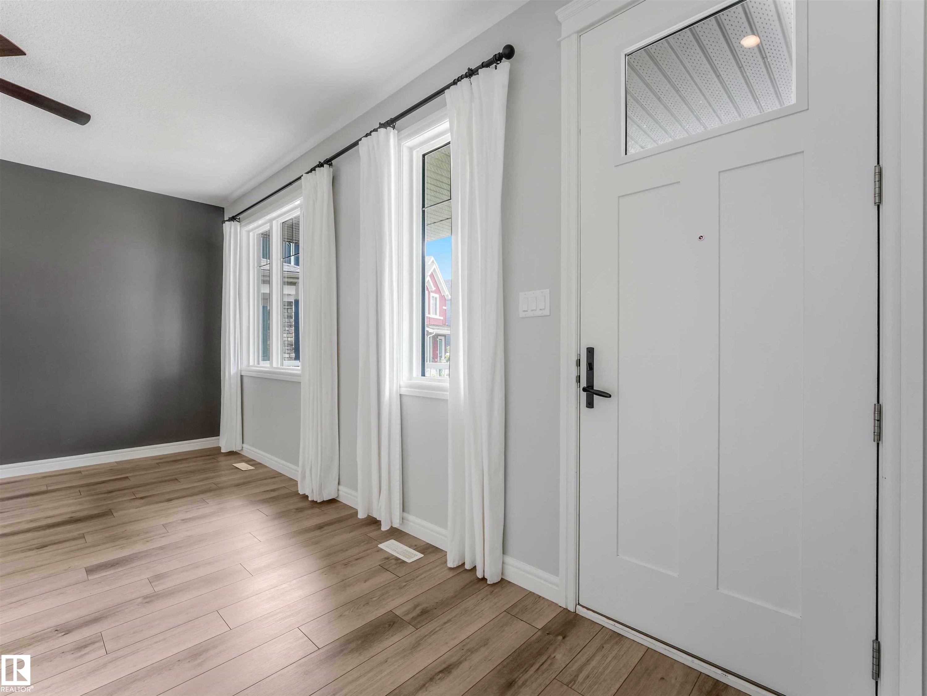 19310 26A Ave, Edmonton, AB - Indoor Photo Showing Other Room