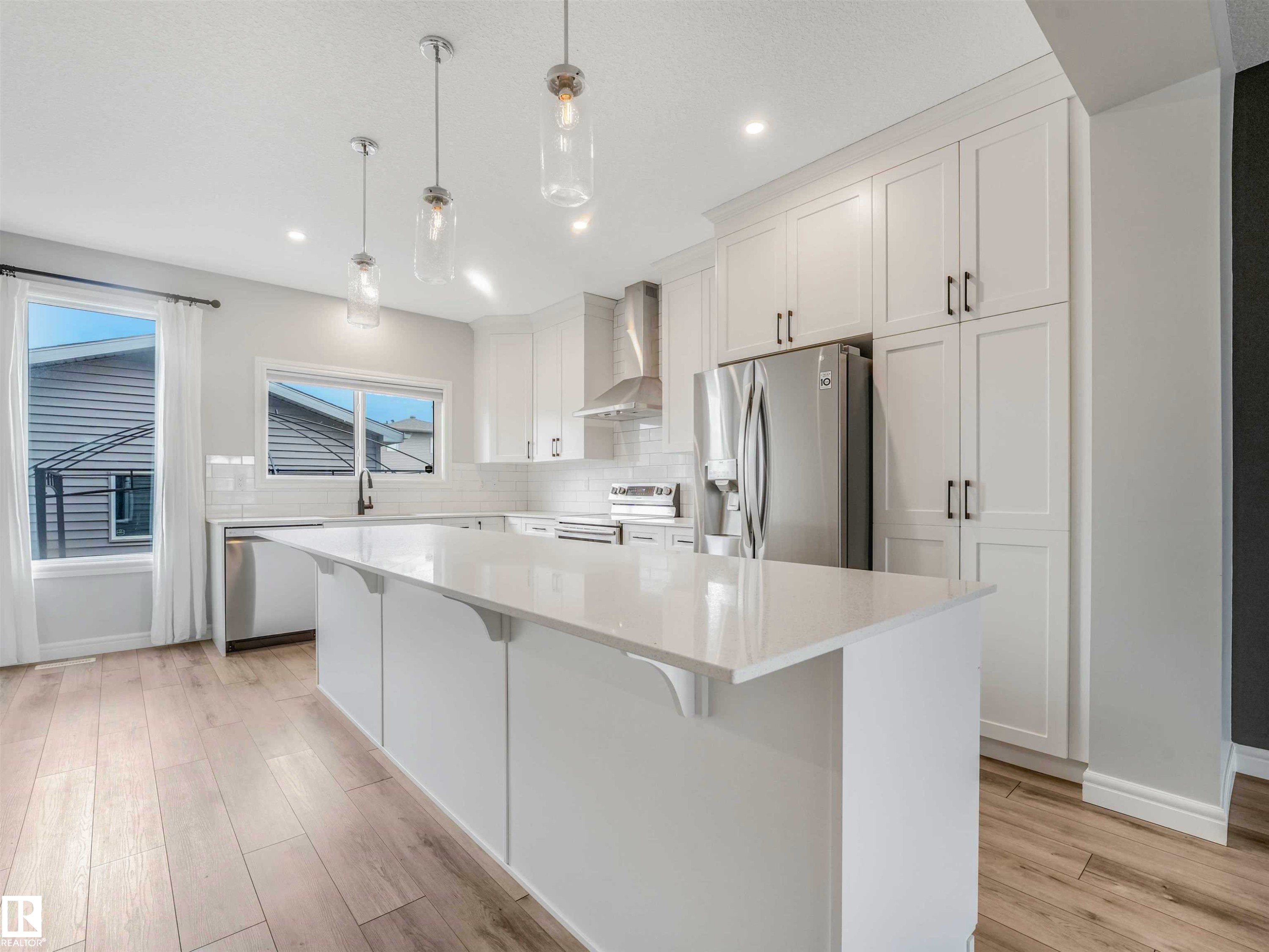 19310 26A Ave, Edmonton, AB - Indoor Photo Showing Kitchen With Stainless Steel Kitchen With Upgraded Kitchen