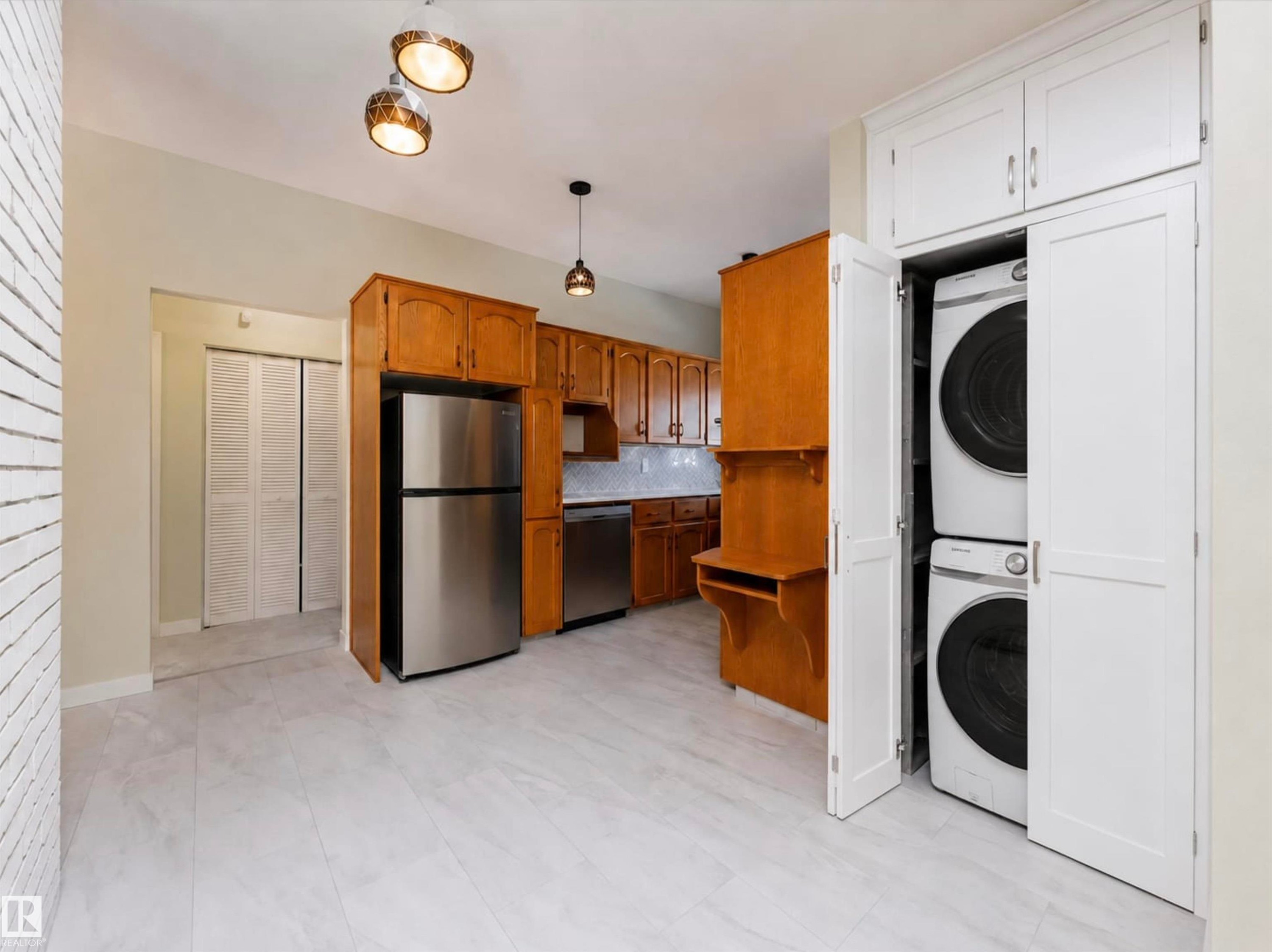 9523 134 Avenue, Edmonton, AB - Indoor Photo Showing Laundry Room