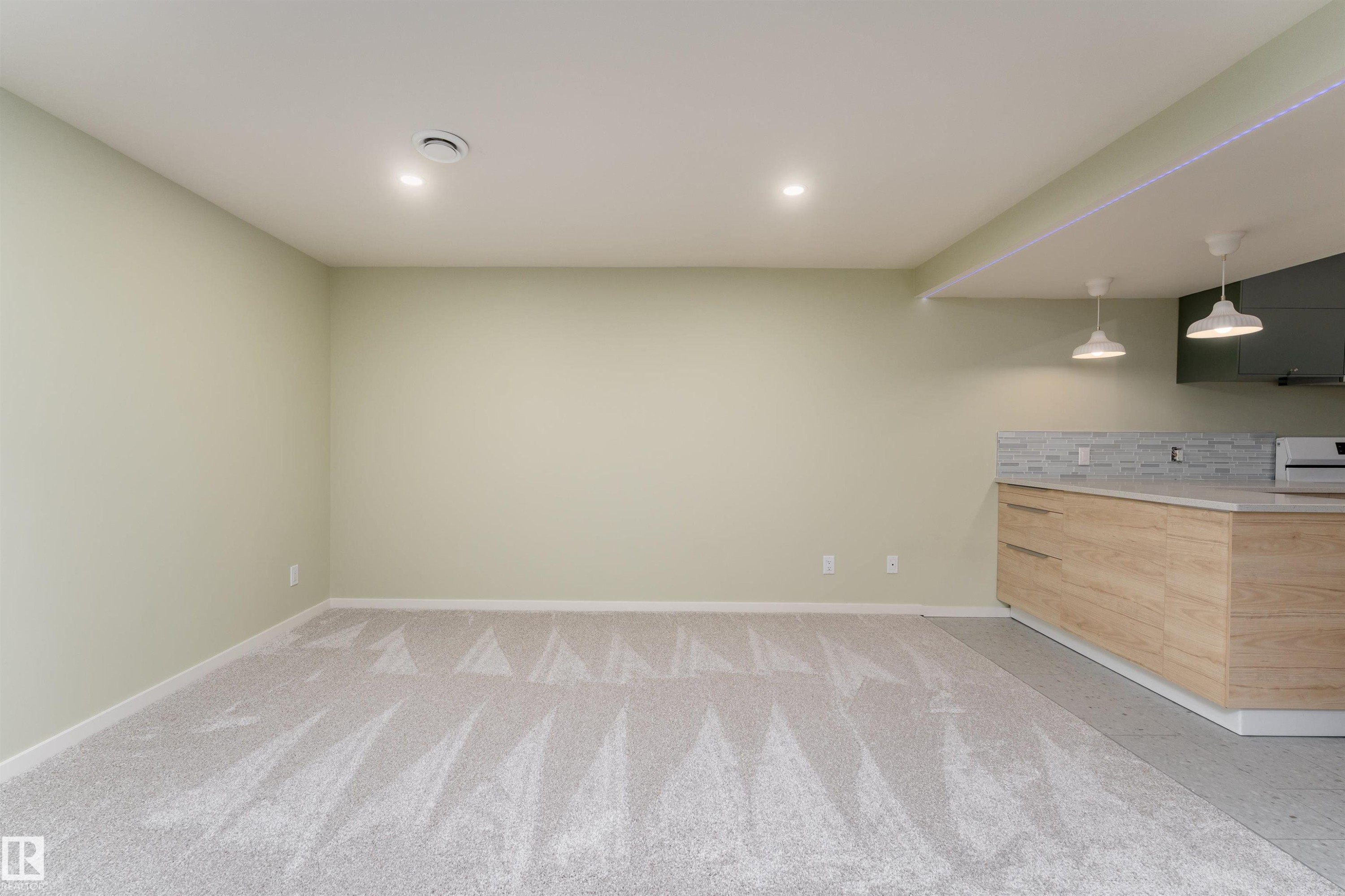 9523 134 Avenue, Edmonton, AB - Indoor