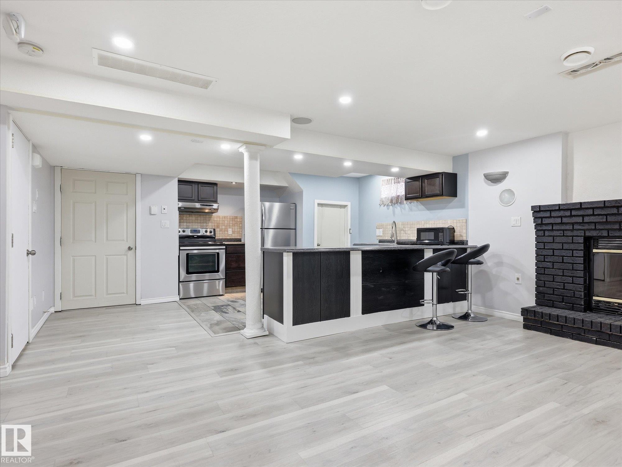 14320 117 Street, Edmonton, AB - Indoor With Fireplace