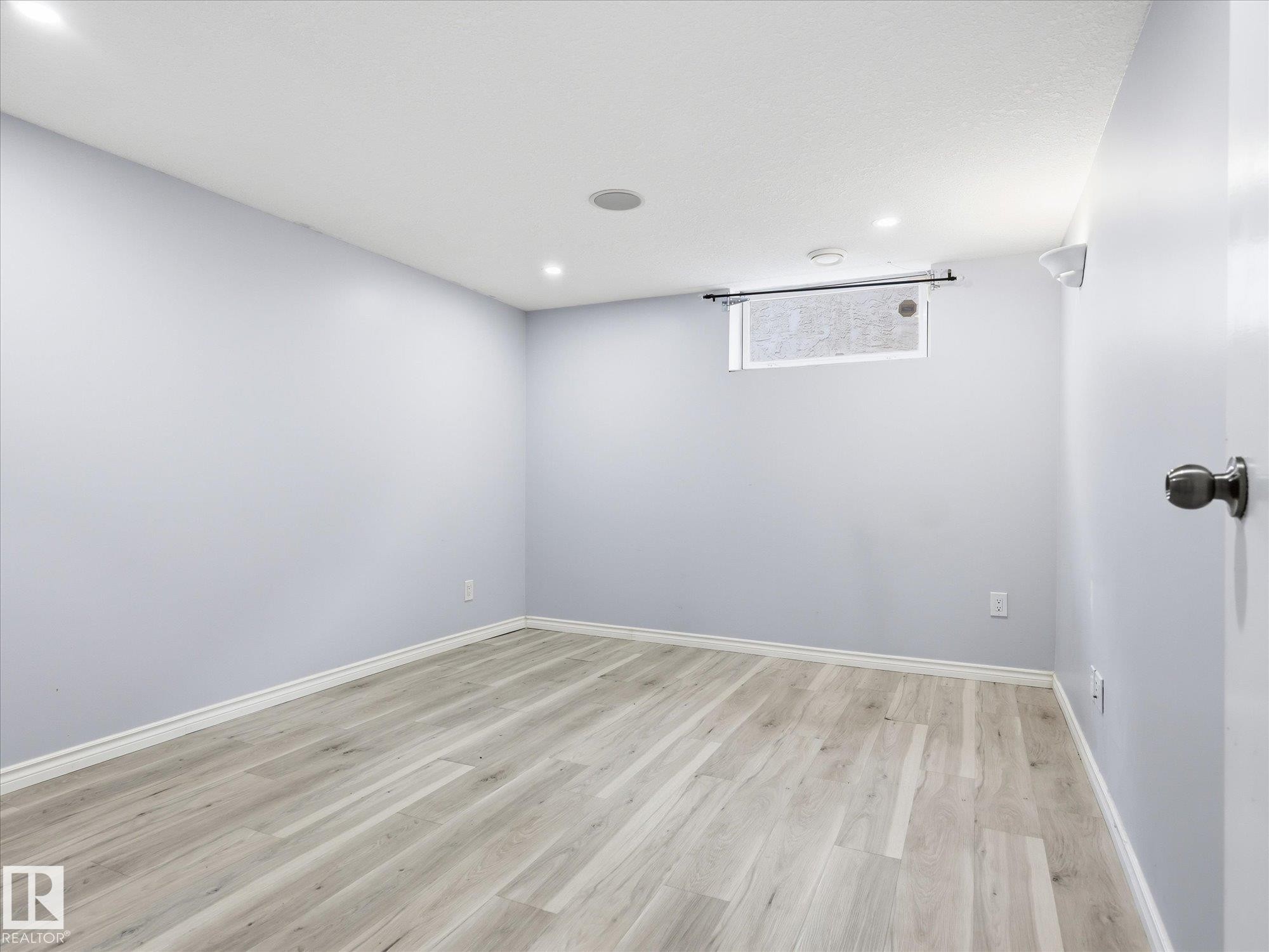 14320 117 Street, Edmonton, AB - Indoor