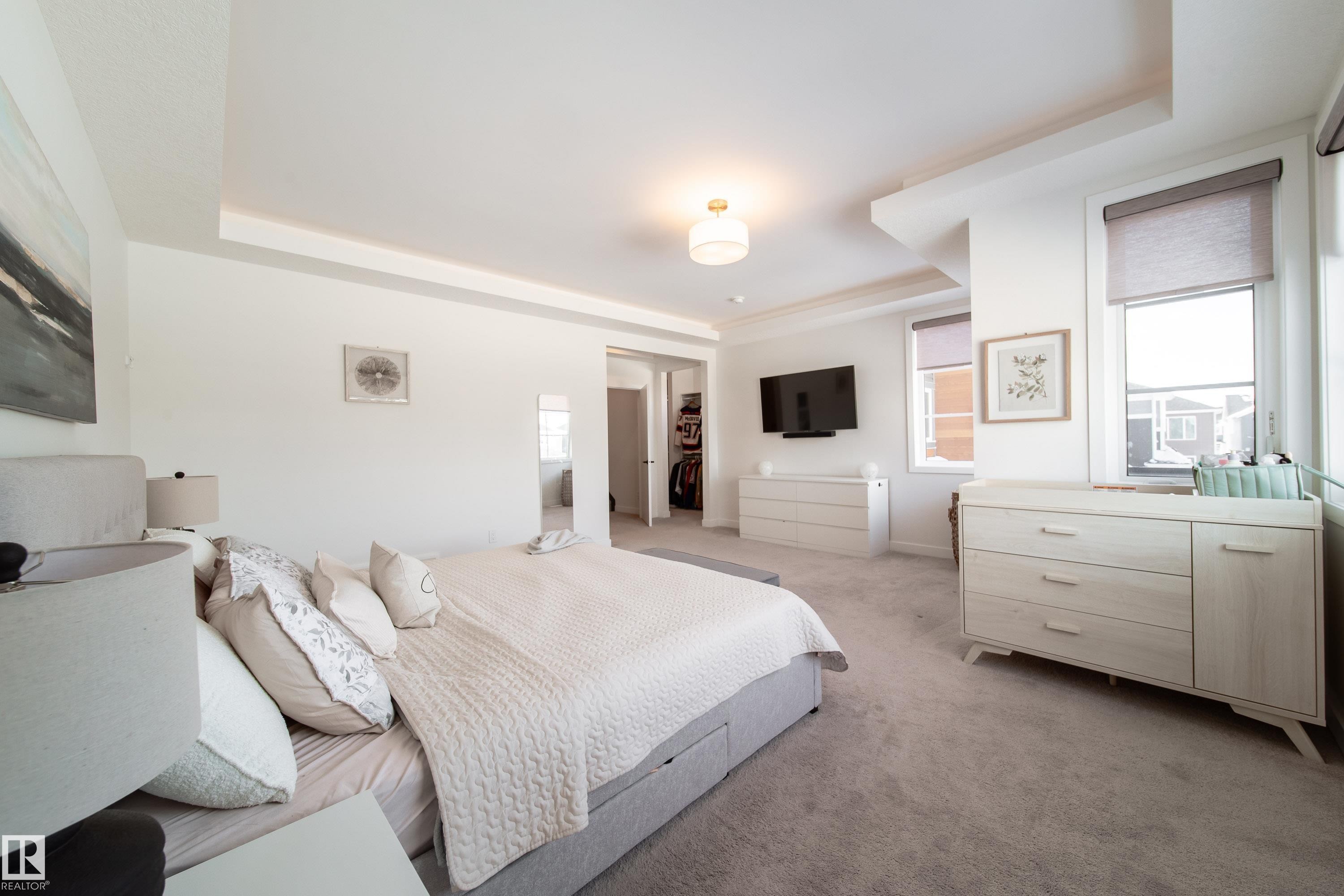 19 Sturtz Place, Leduc, AB - Indoor Photo Showing Bedroom