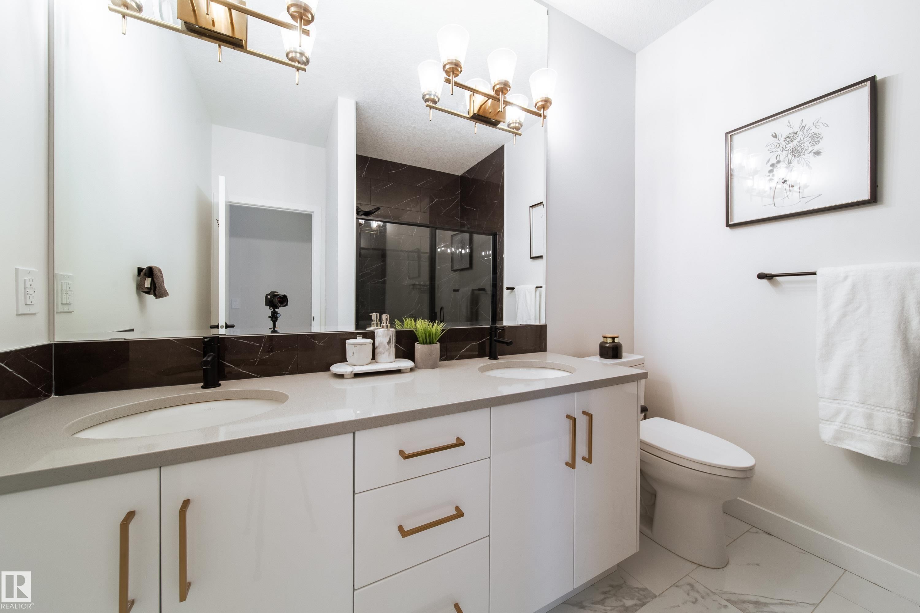 19 Sturtz Place, Leduc, AB - Indoor Photo Showing Bathroom