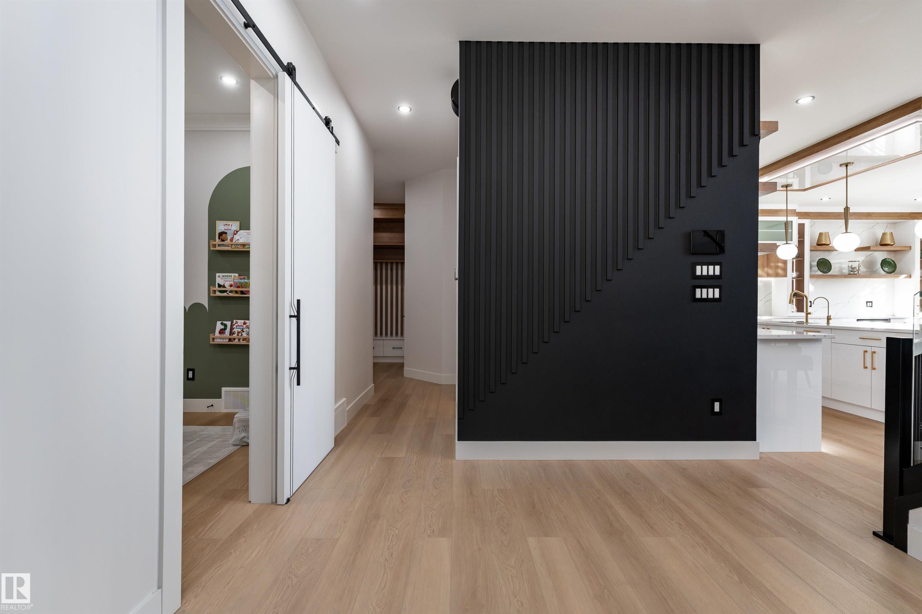 16511 8 Street, Edmonton, AB - Indoor Photo Showing Other Room