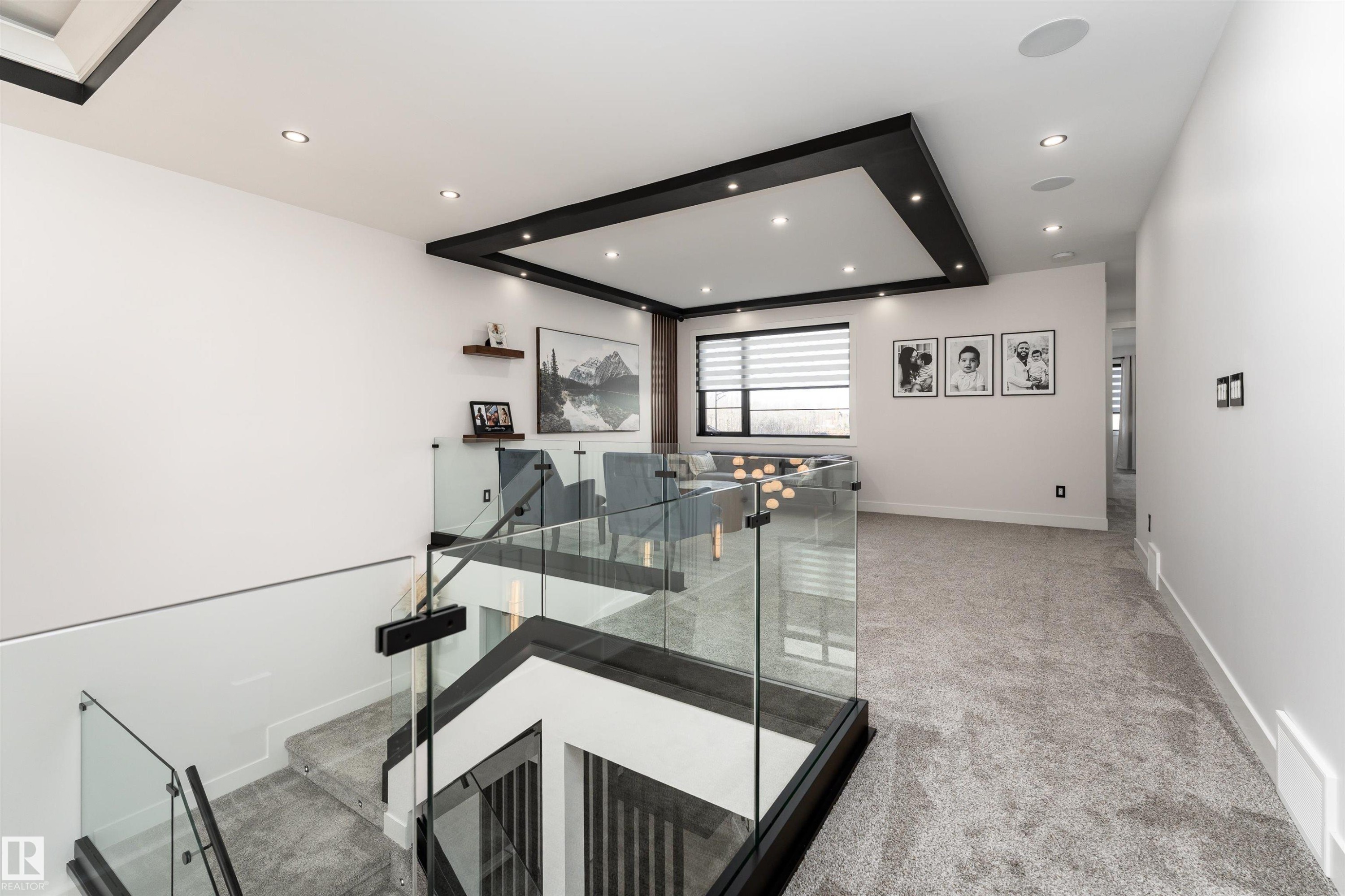 16511 8 Street, Edmonton, AB - Indoor Photo Showing Other Room