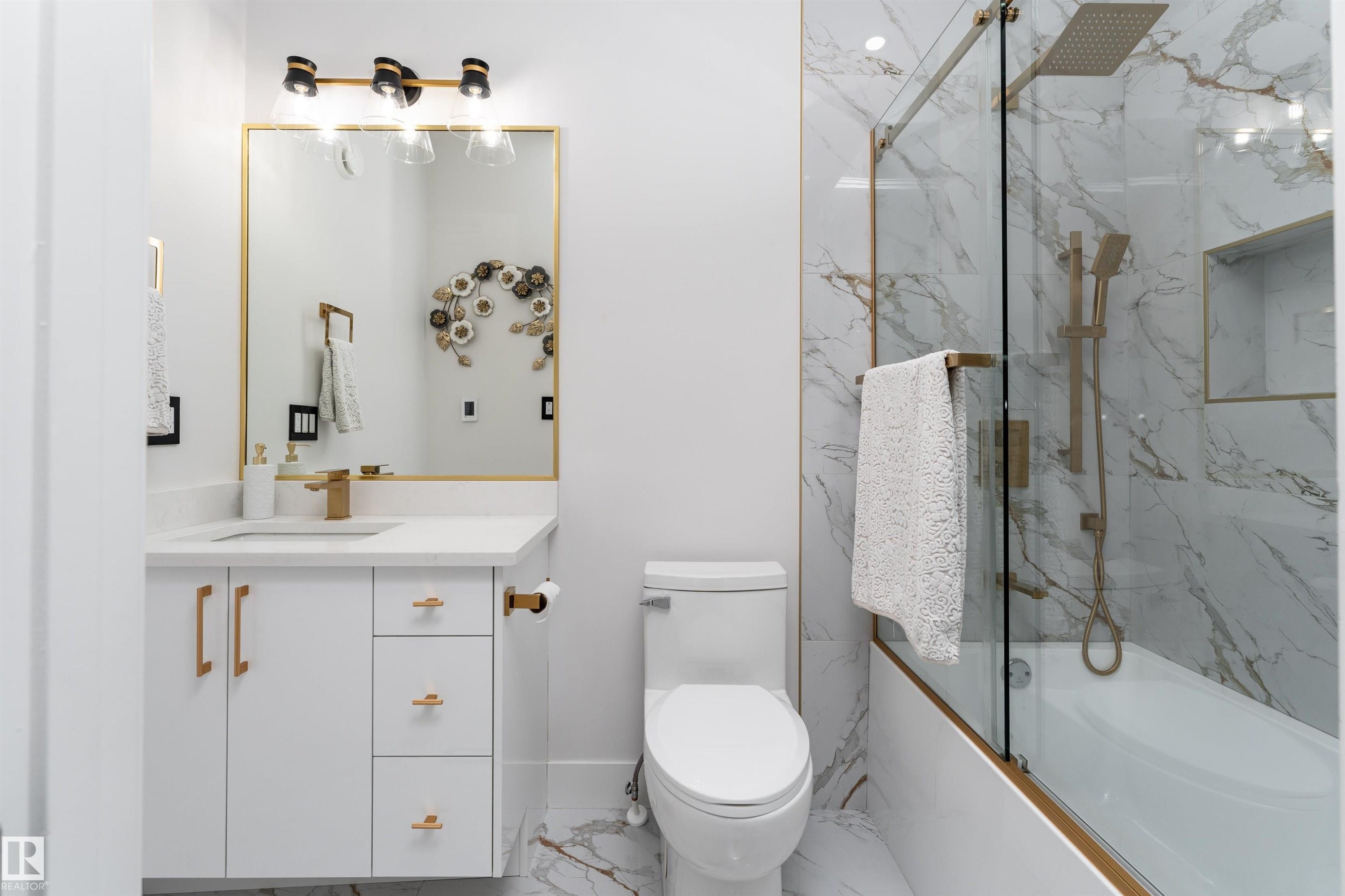 16511 8 Street, Edmonton, AB - Indoor Photo Showing Bathroom