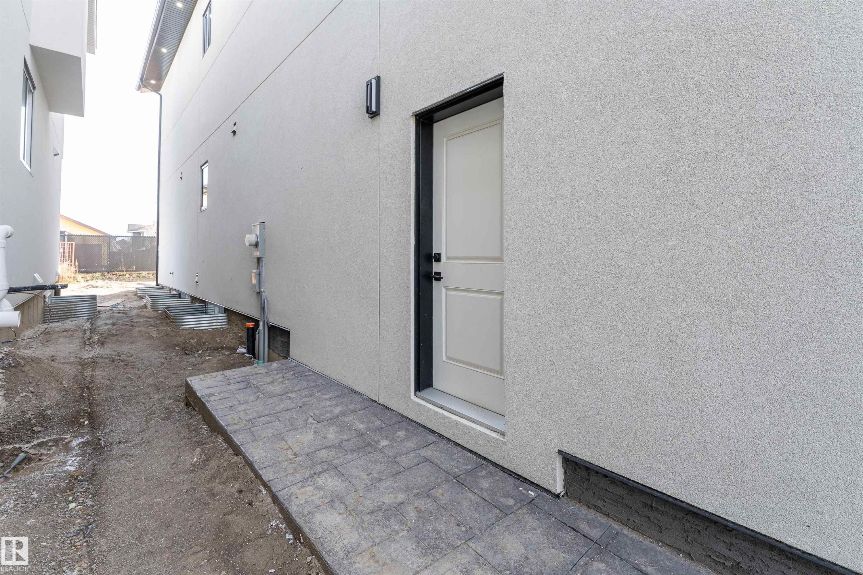 16511 8 Street, Edmonton, AB - With Exterior
