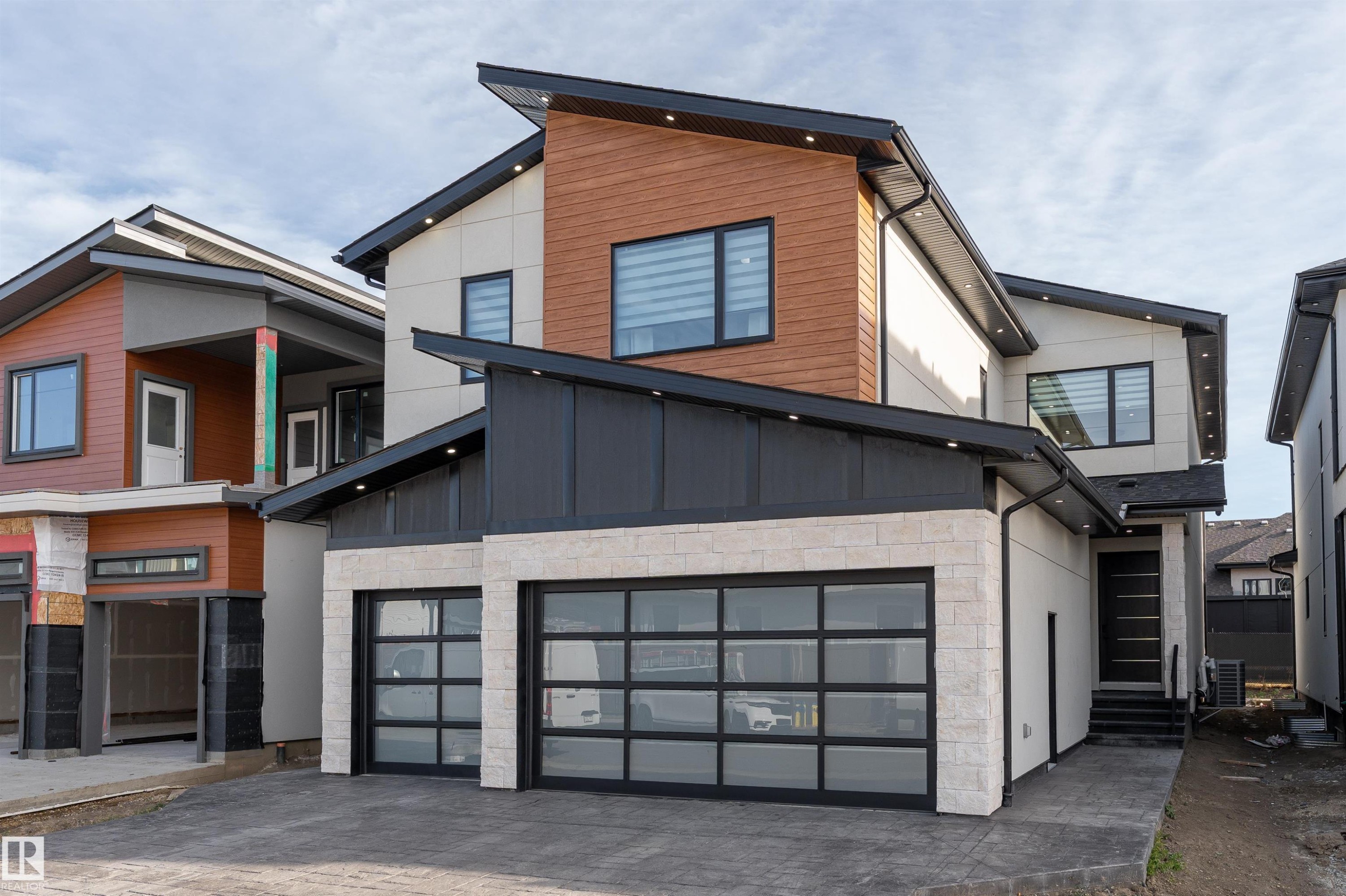 16511 8 Street, Edmonton, AB - Outdoor