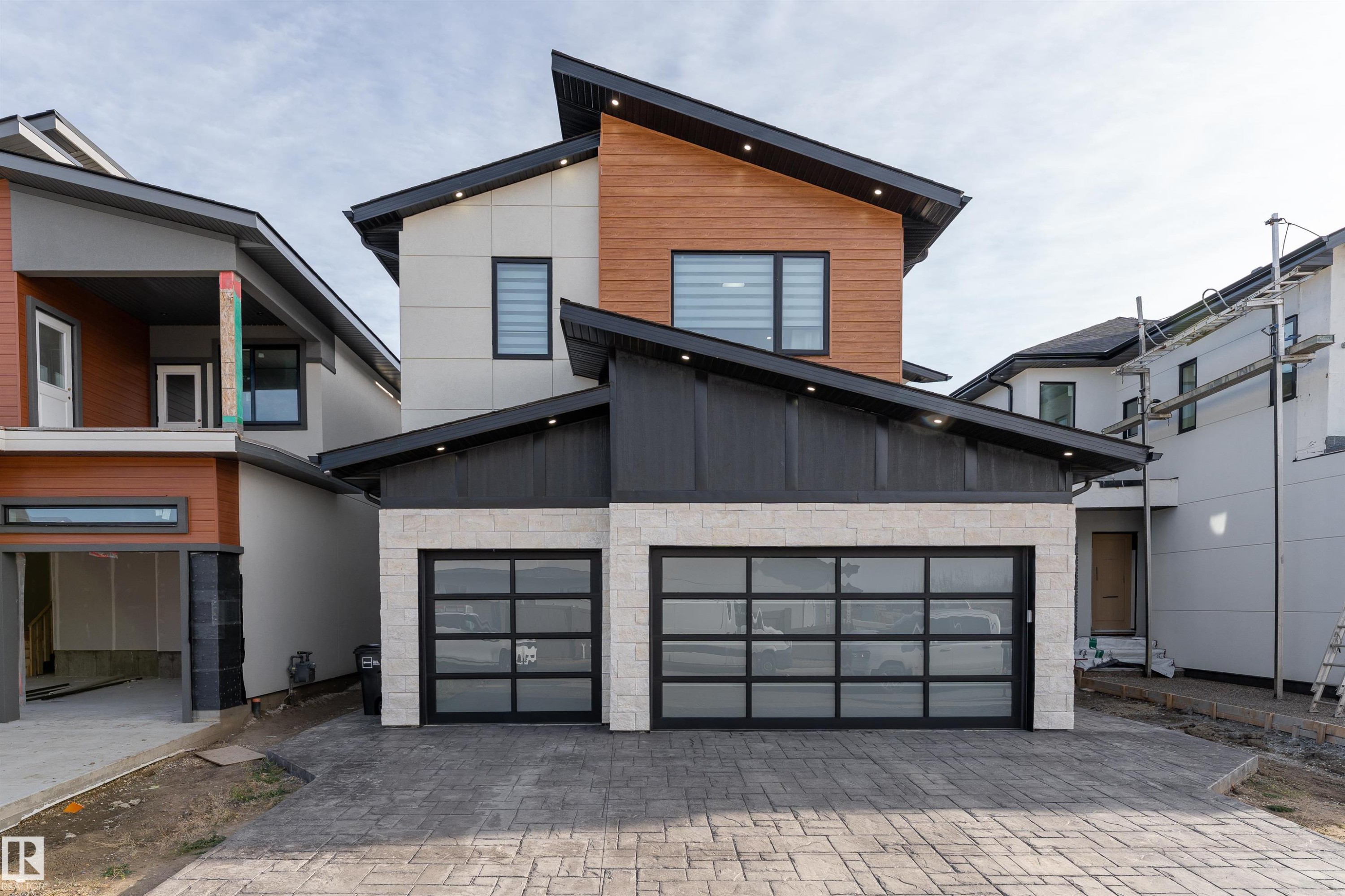16511 8 Street, Edmonton, AB - Outdoor