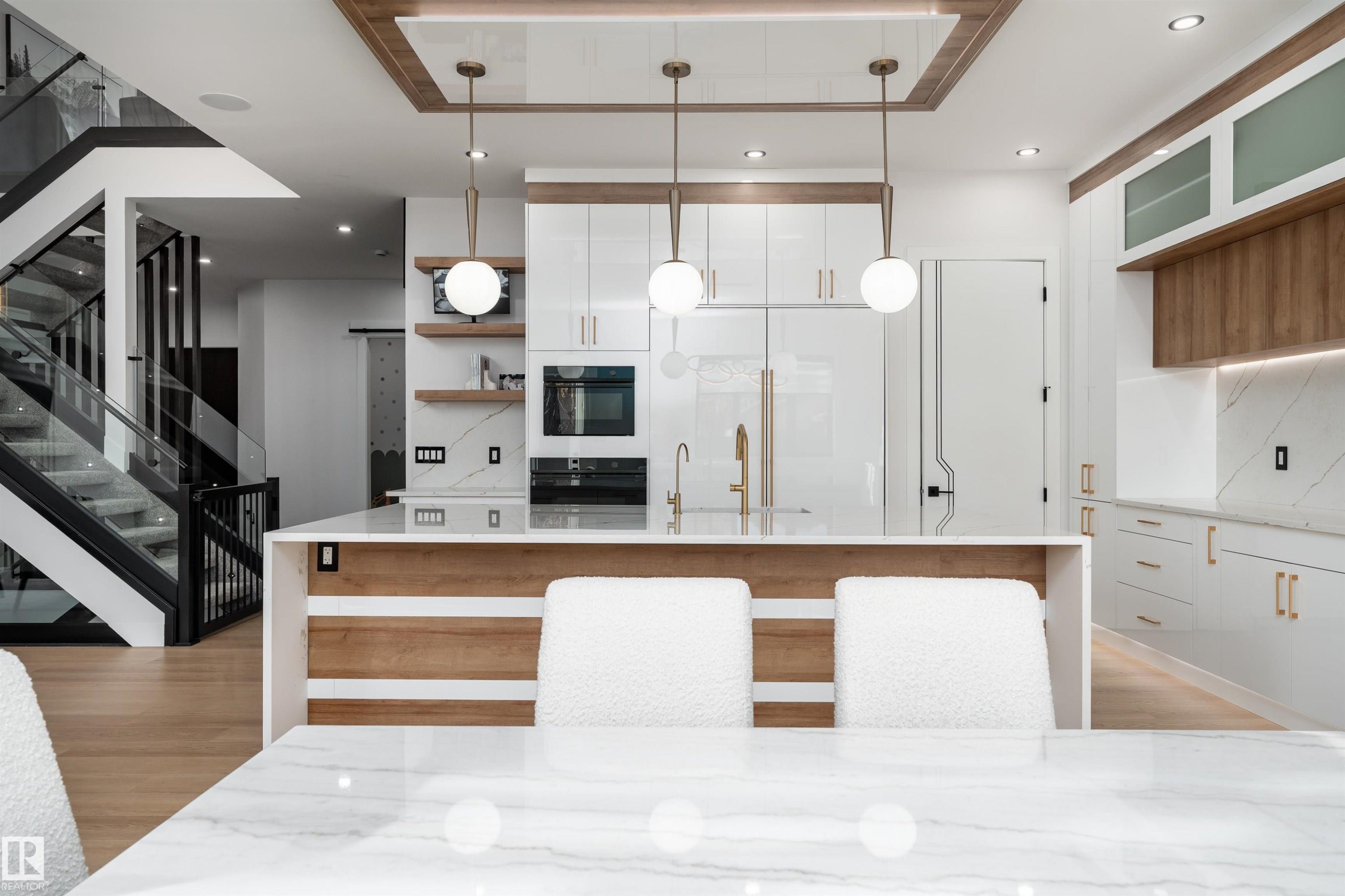 16511 8 Street, Edmonton, AB - Indoor Photo Showing Kitchen With Upgraded Kitchen