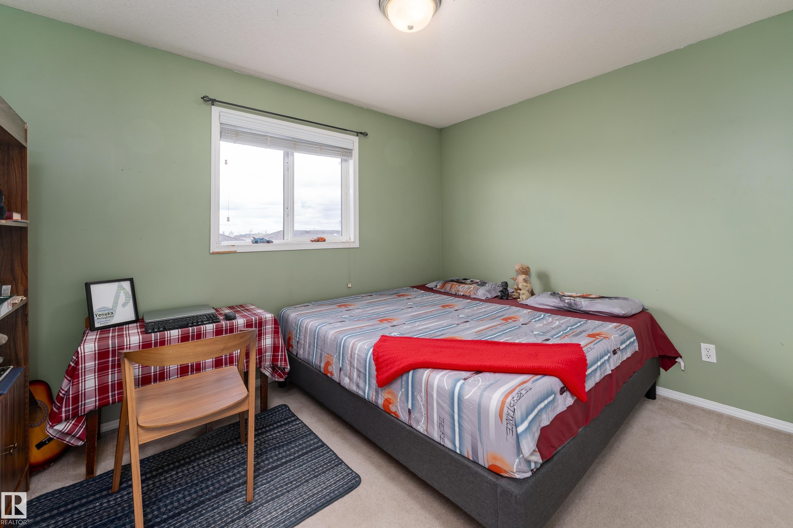 105 Galloway Wynd, Fort Saskatchewan, AB - Indoor Photo Showing Bedroom