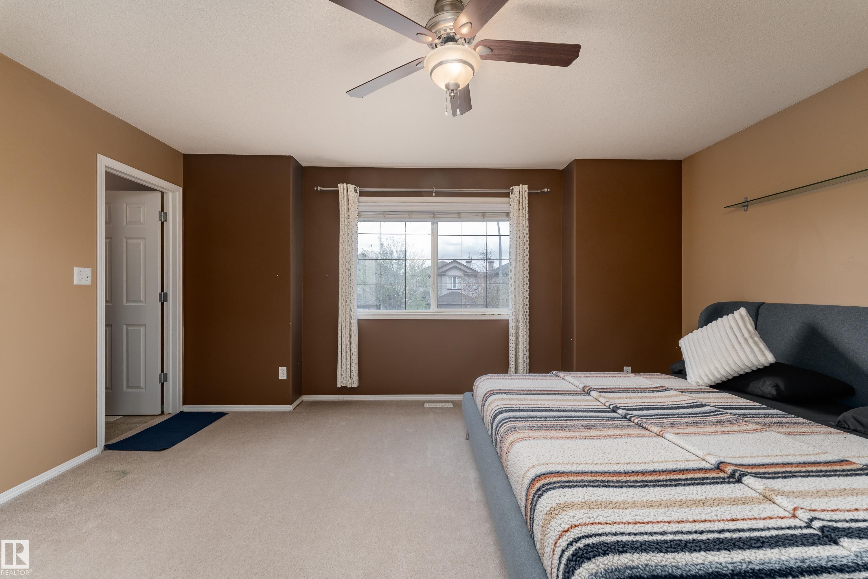 105 Galloway Wynd, Fort Saskatchewan, AB - Indoor Photo Showing Bedroom