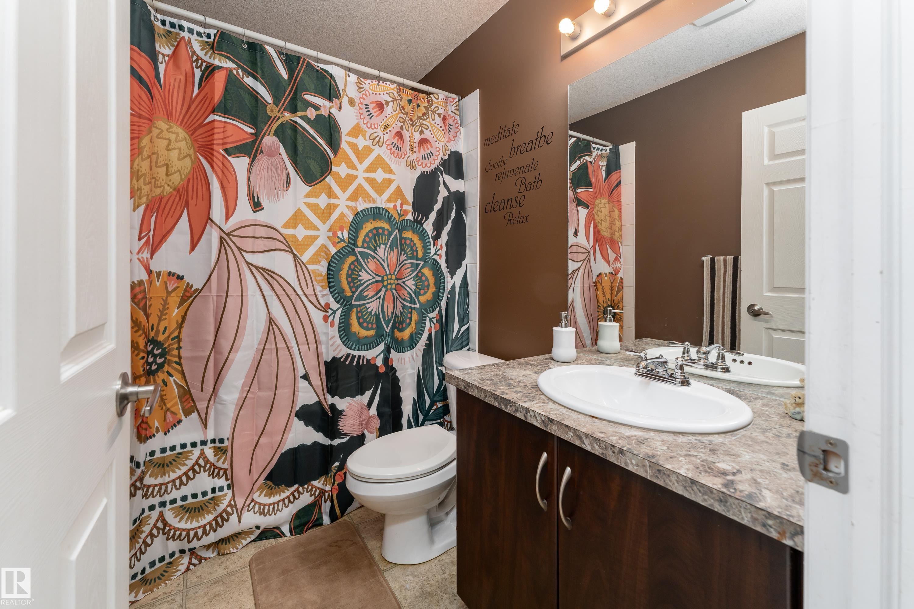 105 Galloway Wynd, Fort Saskatchewan, AB - Indoor Photo Showing Bathroom