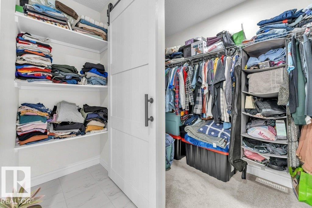 2107 14 Avenue, Edmonton, AB - Indoor With Storage
