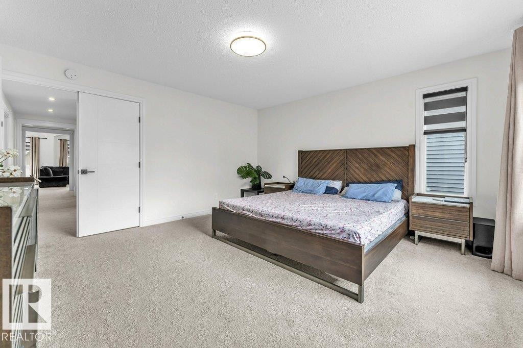 2107 14 Avenue, Edmonton, AB - Indoor Photo Showing Bedroom