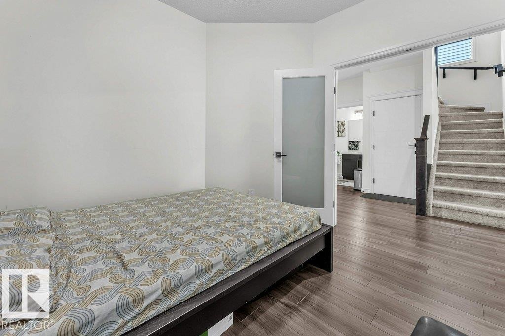 2107 14 Avenue, Edmonton, AB - Indoor Photo Showing Bedroom