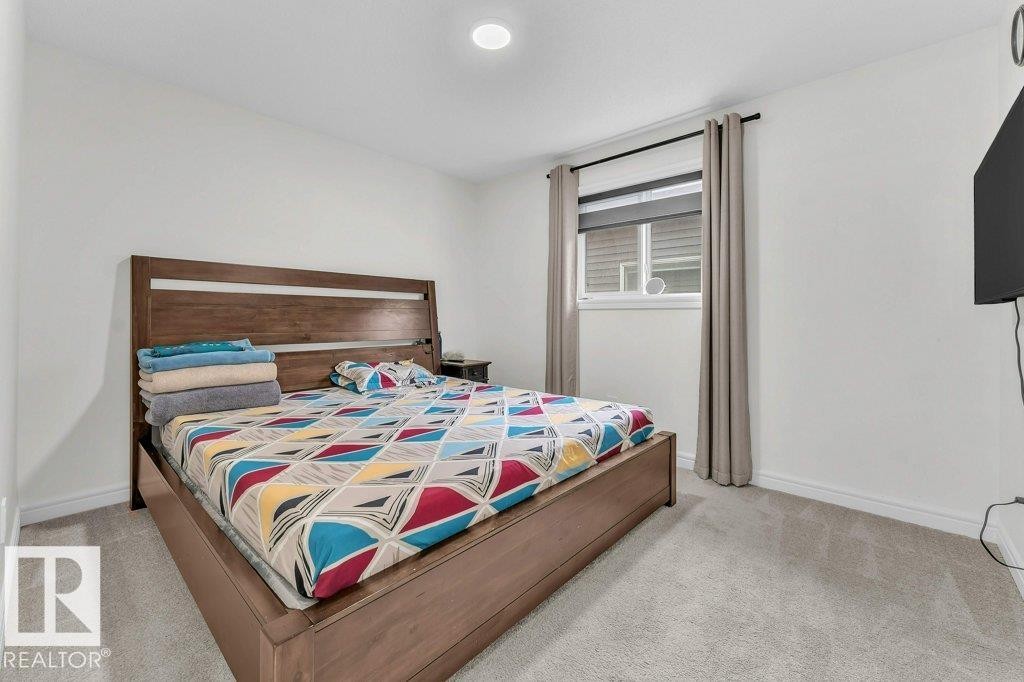 2107 14 Avenue, Edmonton, AB - Indoor Photo Showing Bedroom