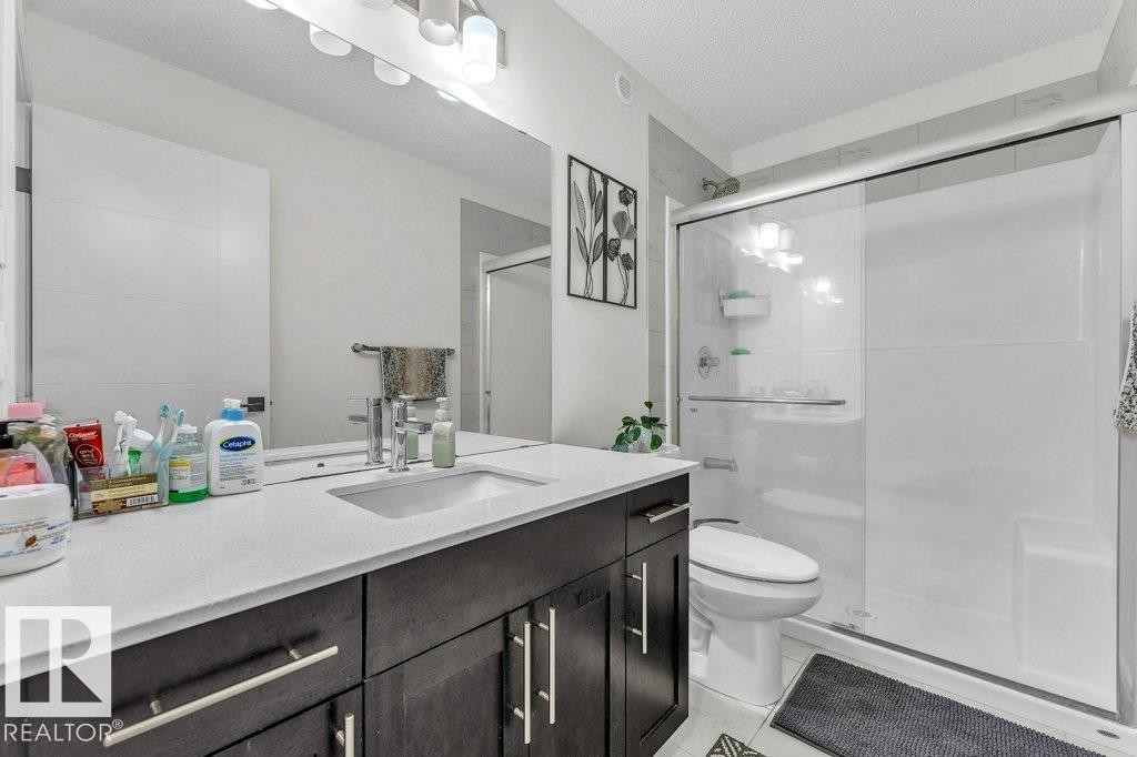 2107 14 Avenue, Edmonton, AB - Indoor Photo Showing Bathroom