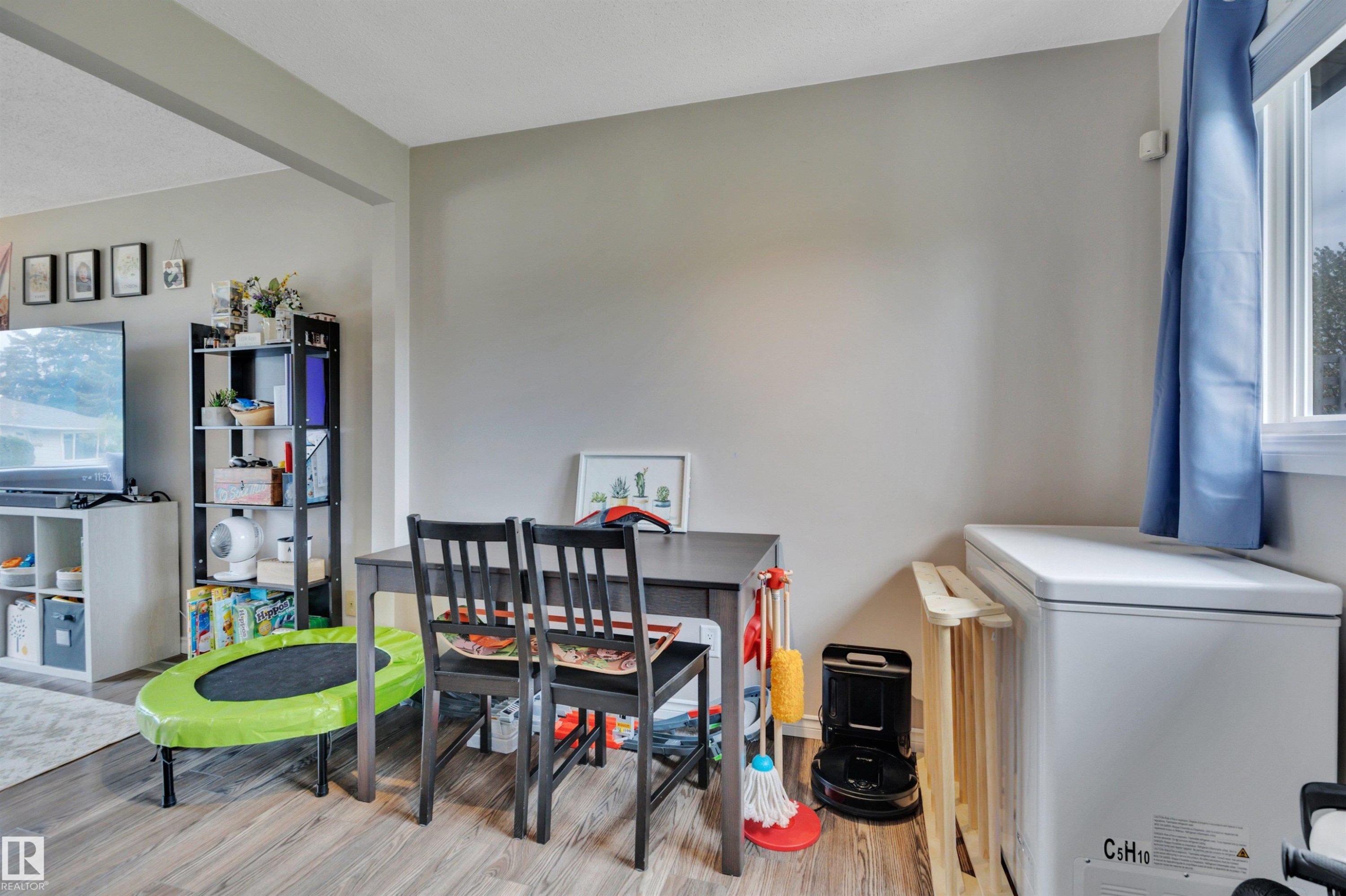 13432 58 Street, Edmonton, AB - Indoor
