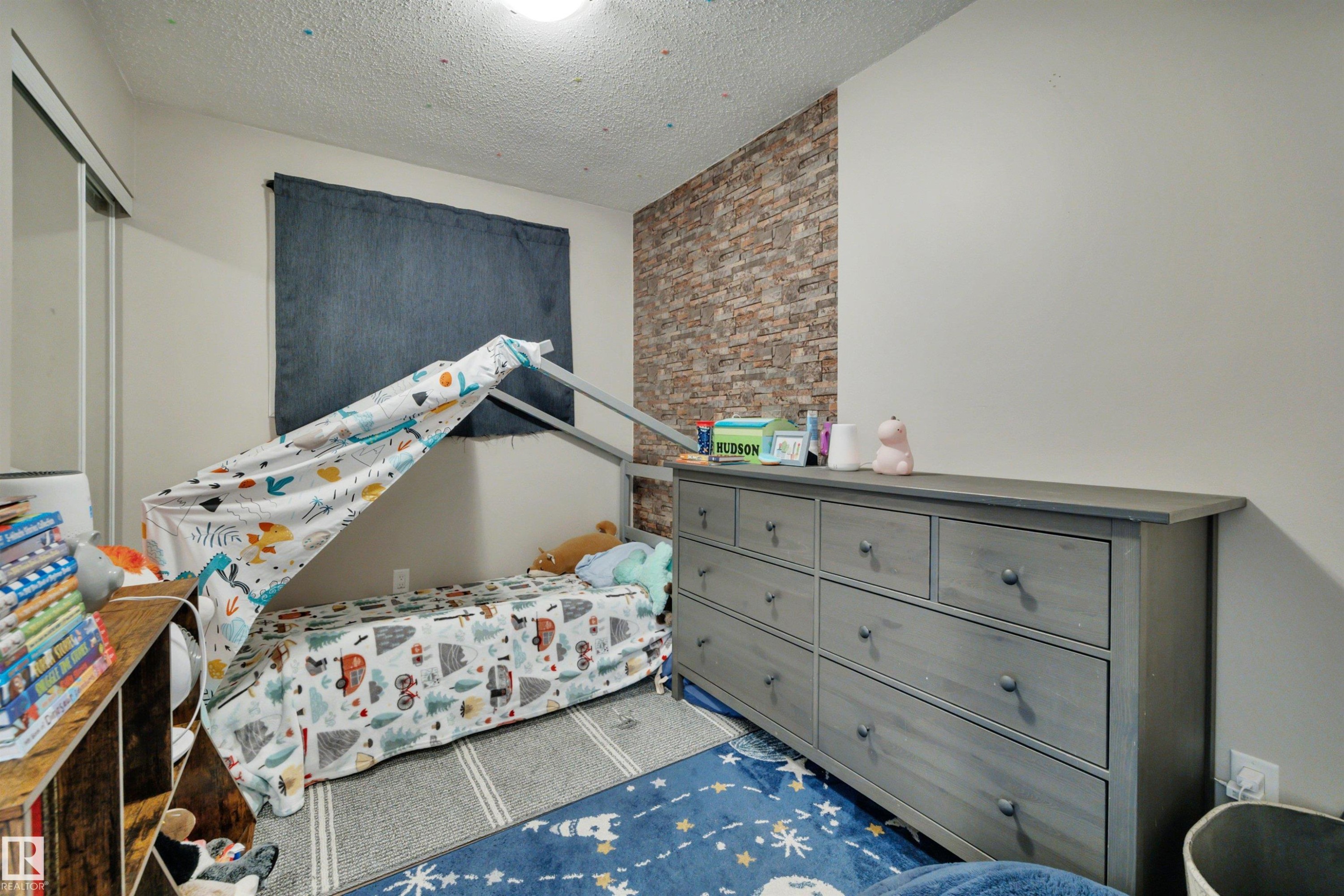 13432 58 Street, Edmonton, AB - Indoor Photo Showing Bedroom
