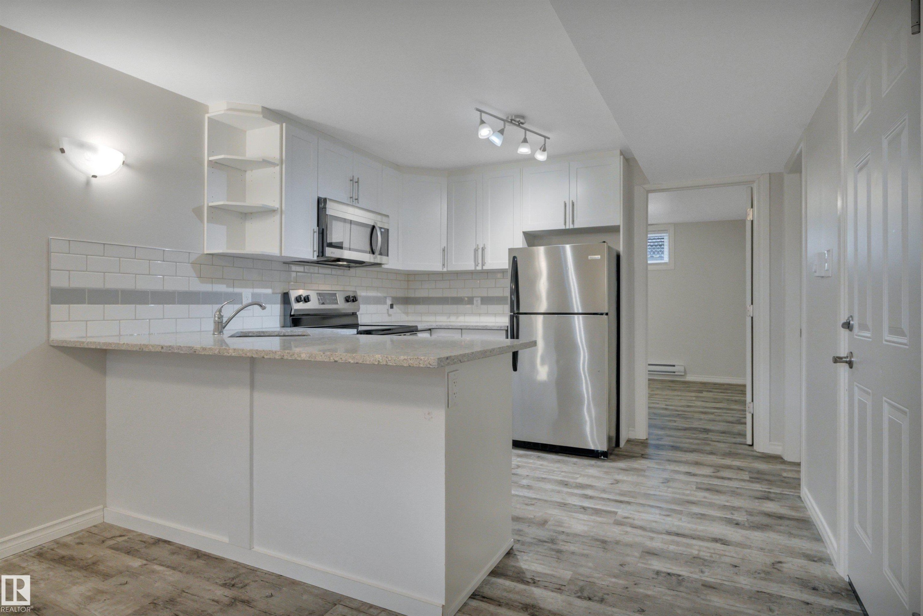 13432 58 Street, Edmonton, AB - Indoor Photo Showing Kitchen With Stainless Steel Kitchen