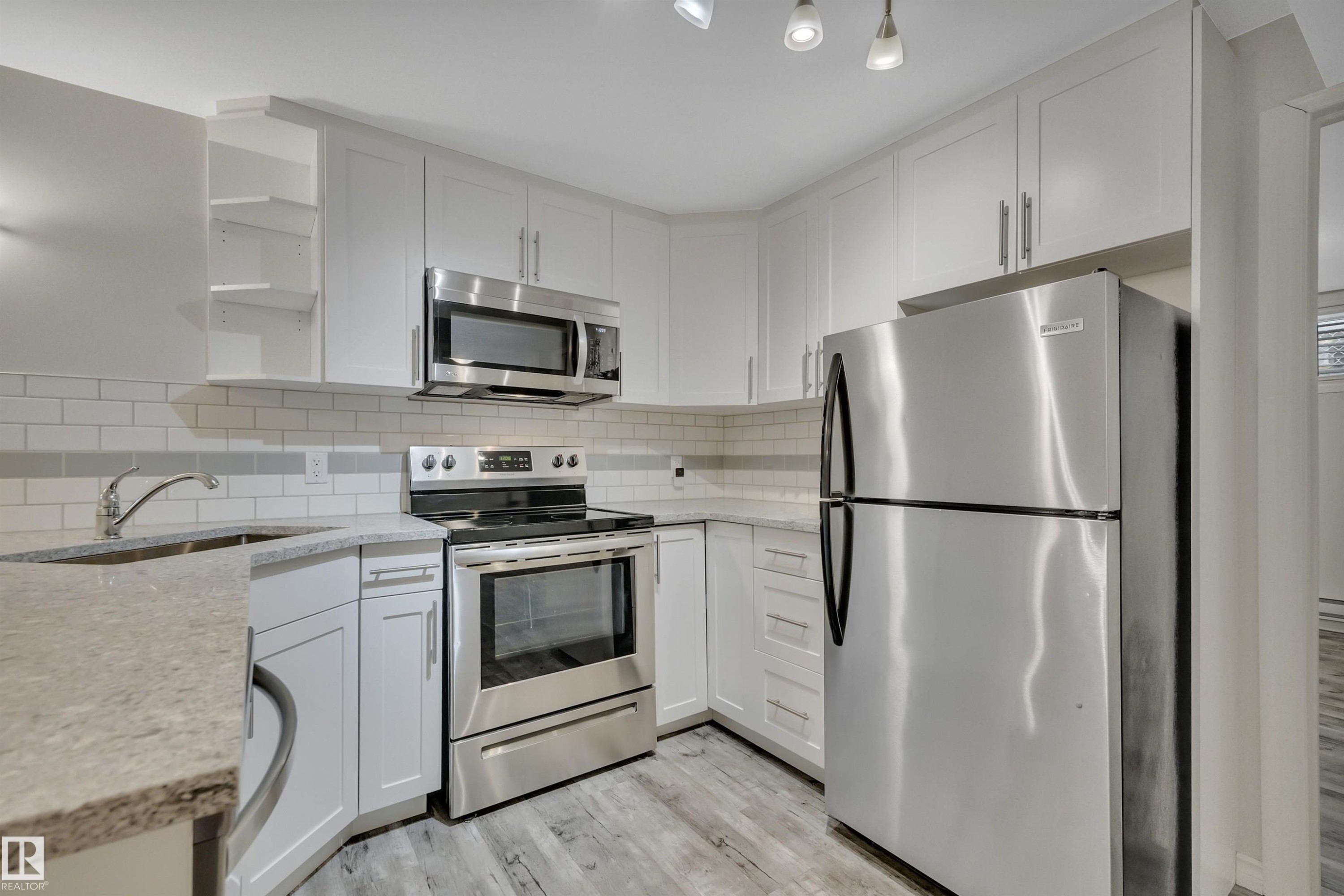 13432 58 Street, Edmonton, AB - Indoor Photo Showing Kitchen With Stainless Steel Kitchen