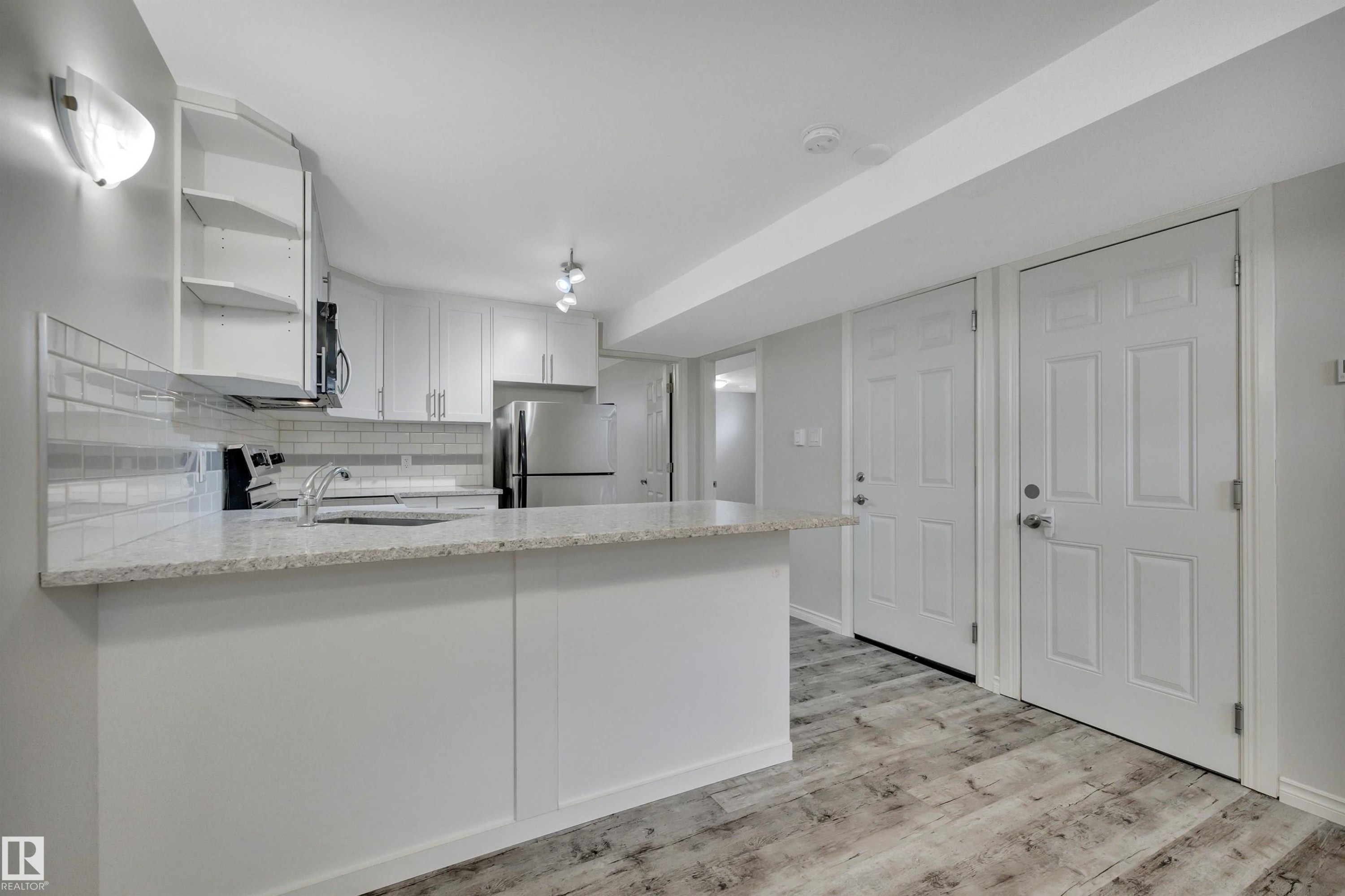 13432 58 Street, Edmonton, AB - Indoor Photo Showing Kitchen