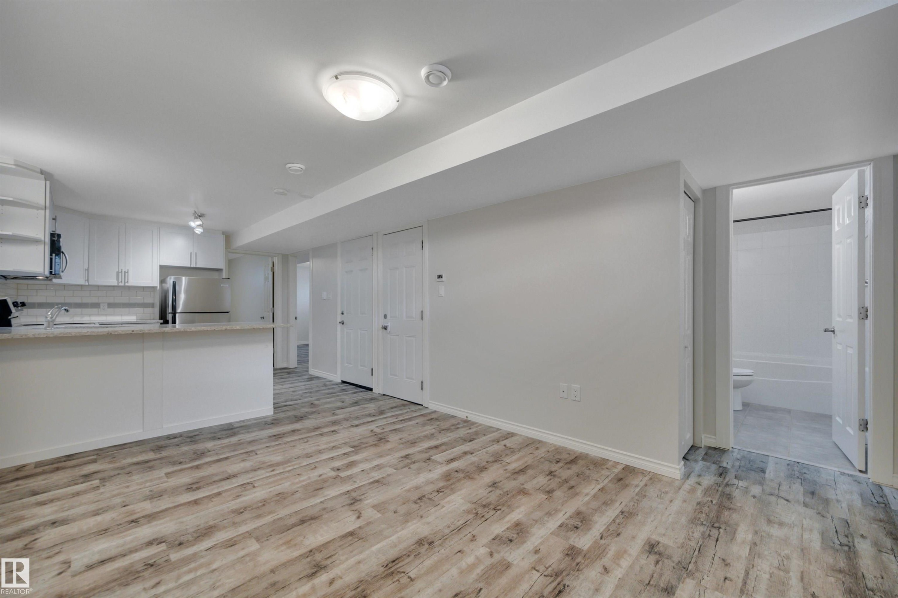 13432 58 Street, Edmonton, AB - Indoor Photo Showing Kitchen