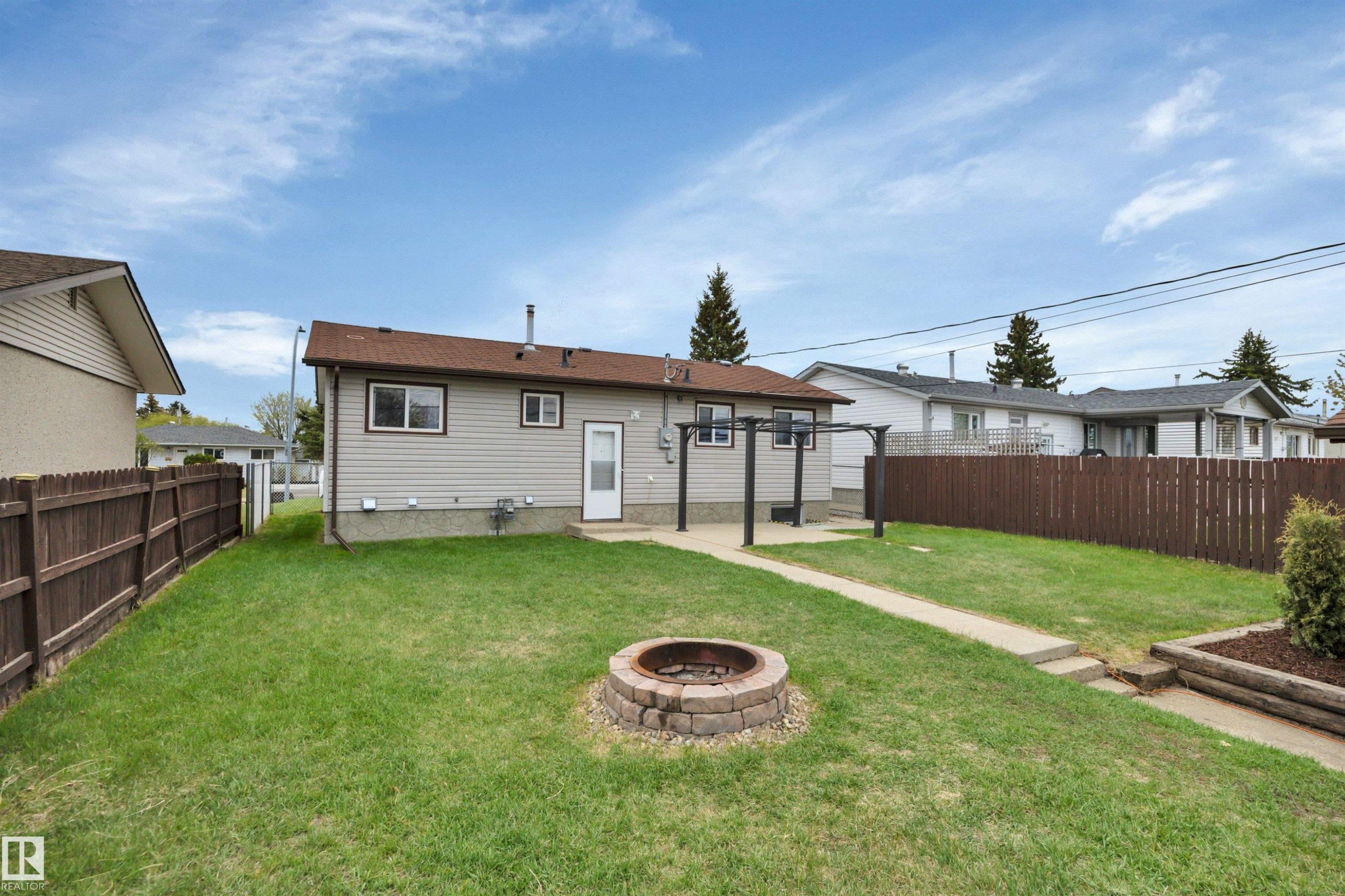 13432 58 Street, Edmonton, AB - Outdoor