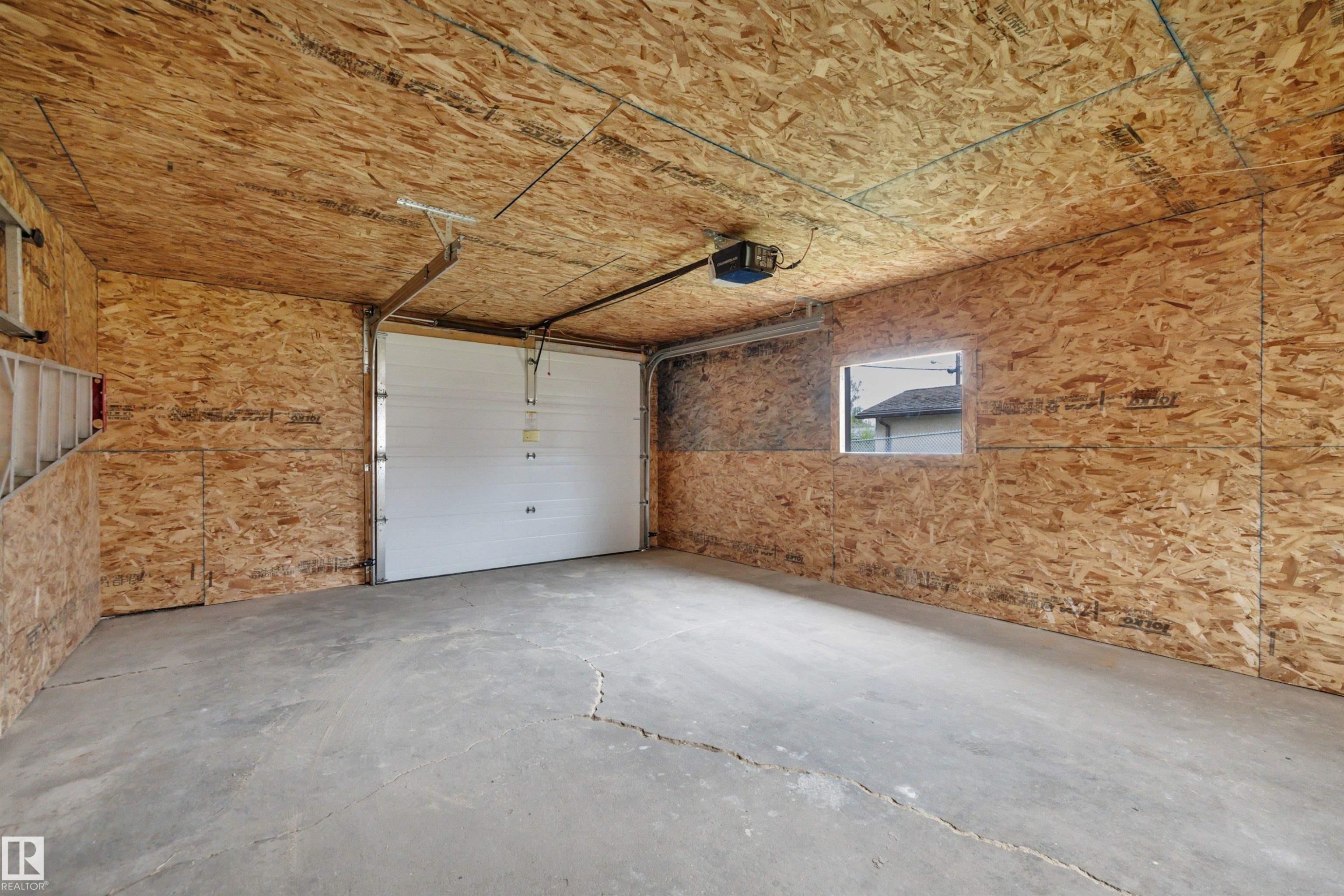 13432 58 Street, Edmonton, AB - Indoor Photo Showing Garage