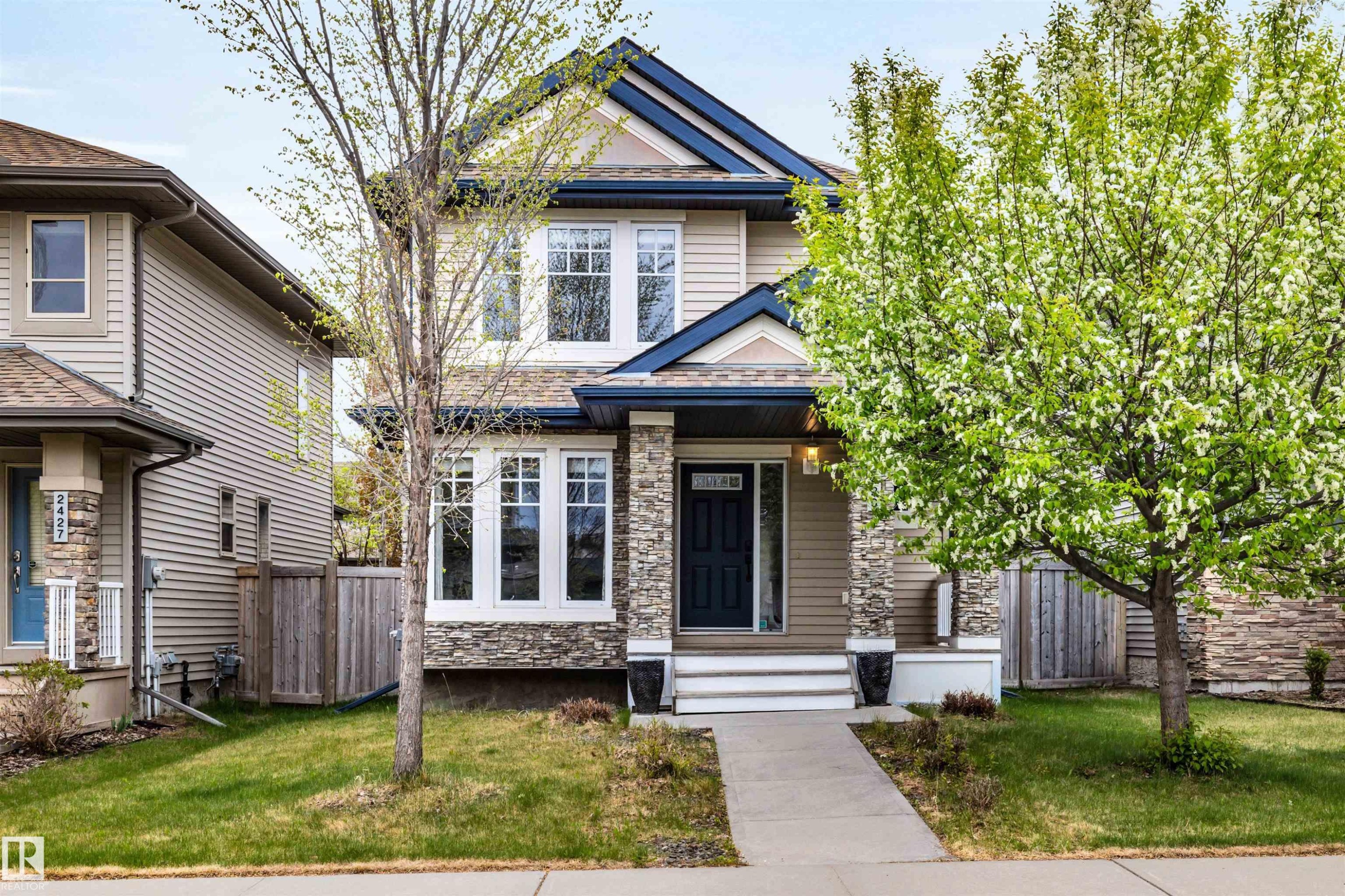 2429 Austin Crescent, Edmonton, AB - Outdoor With Facade